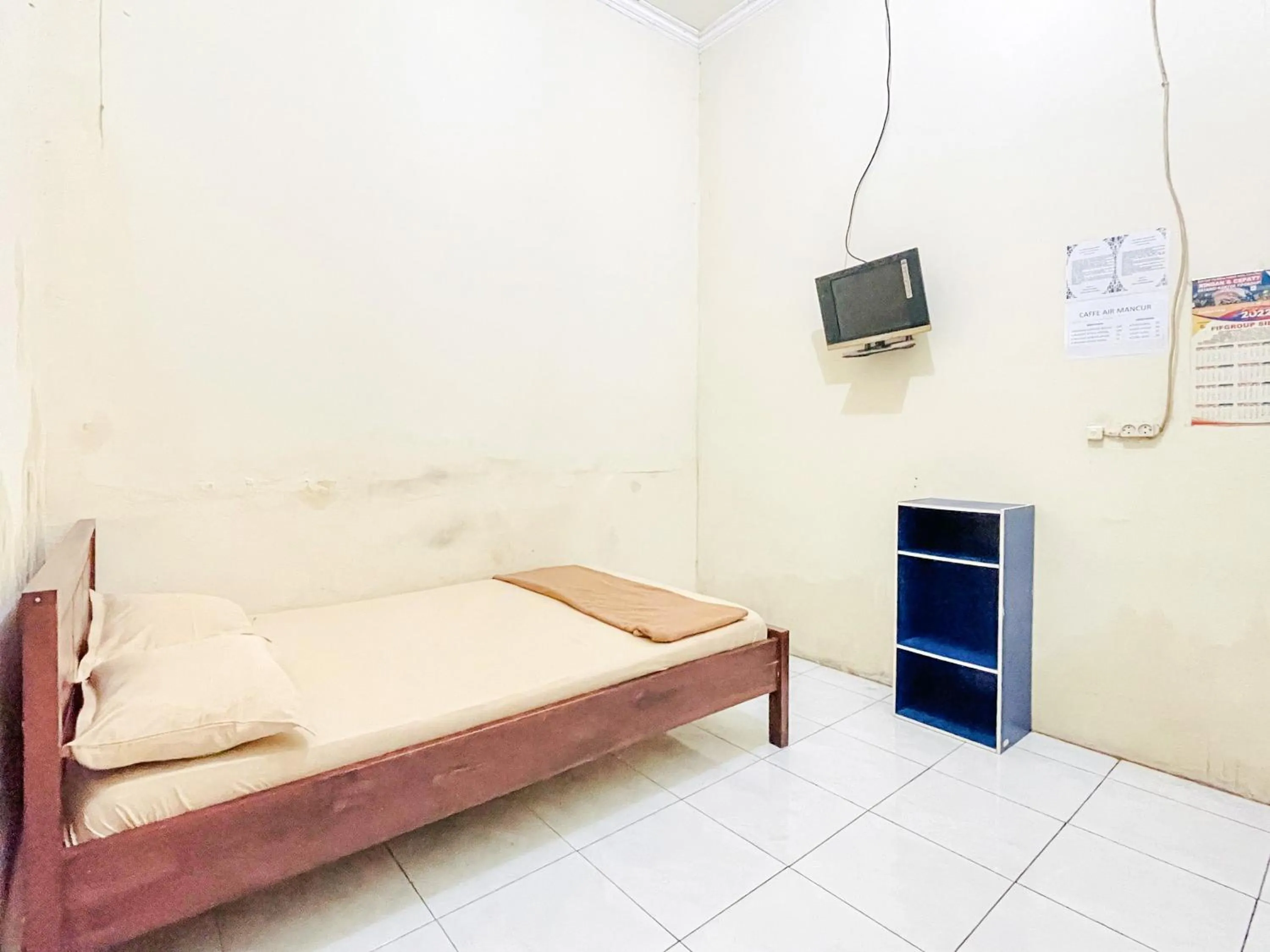 Bedroom, Bed in Wisma Air Mancur Malang Mitra RedDoorz