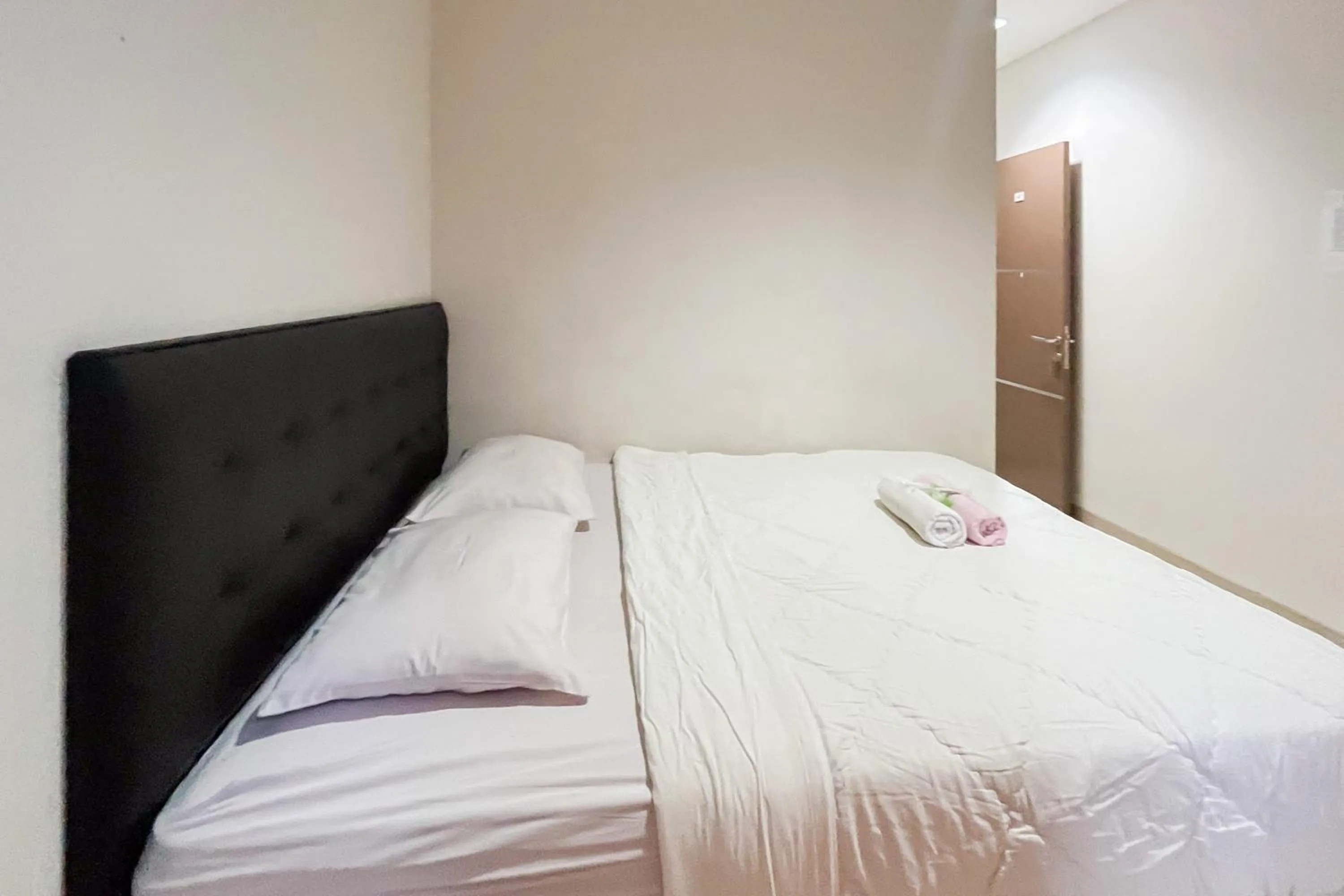 Bedroom, Bed in Urbanview Hotel Wongso Pangkal Pinang