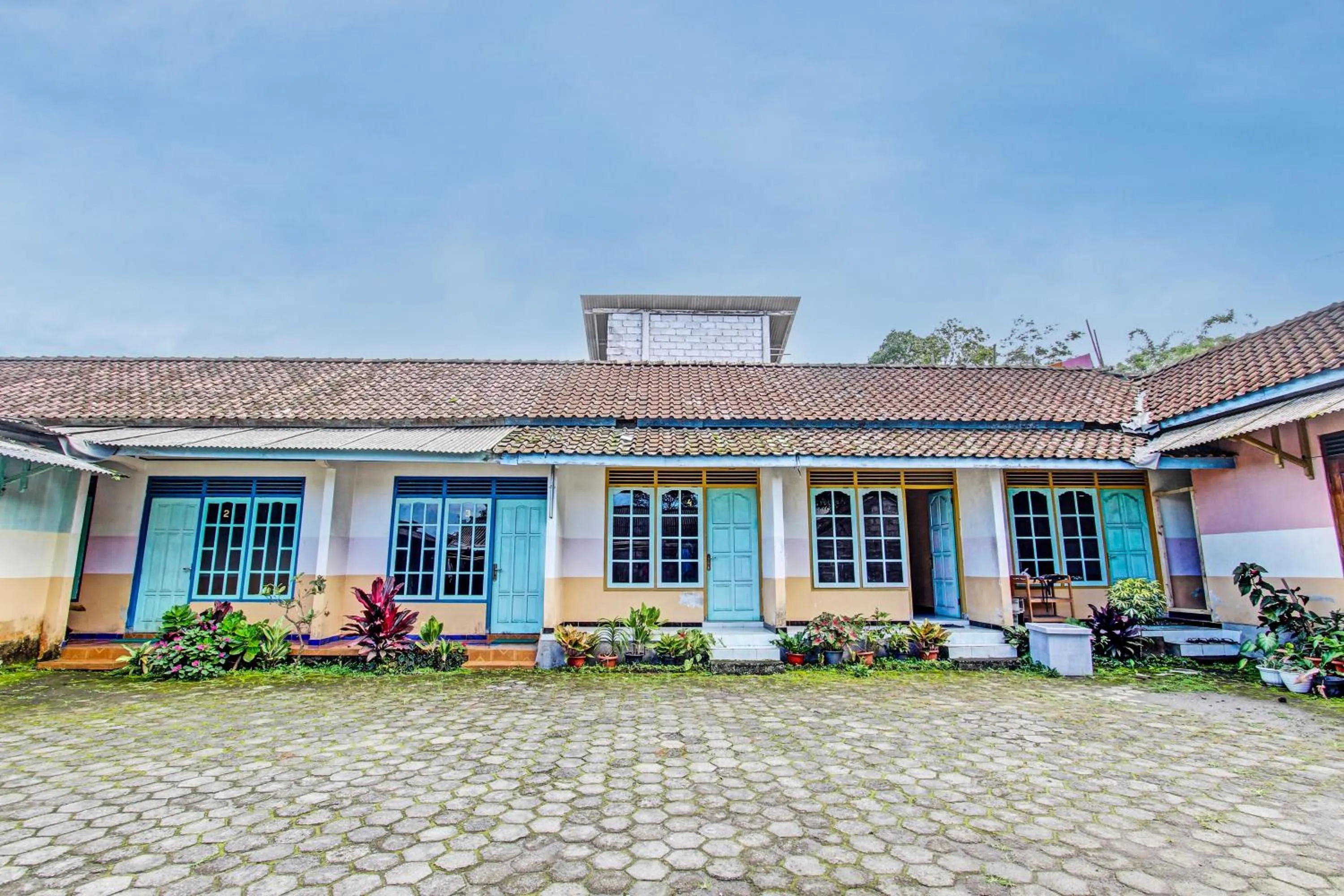 Facade/entrance in SPOT ON 93596 Pondok Wisata Pesona Asri