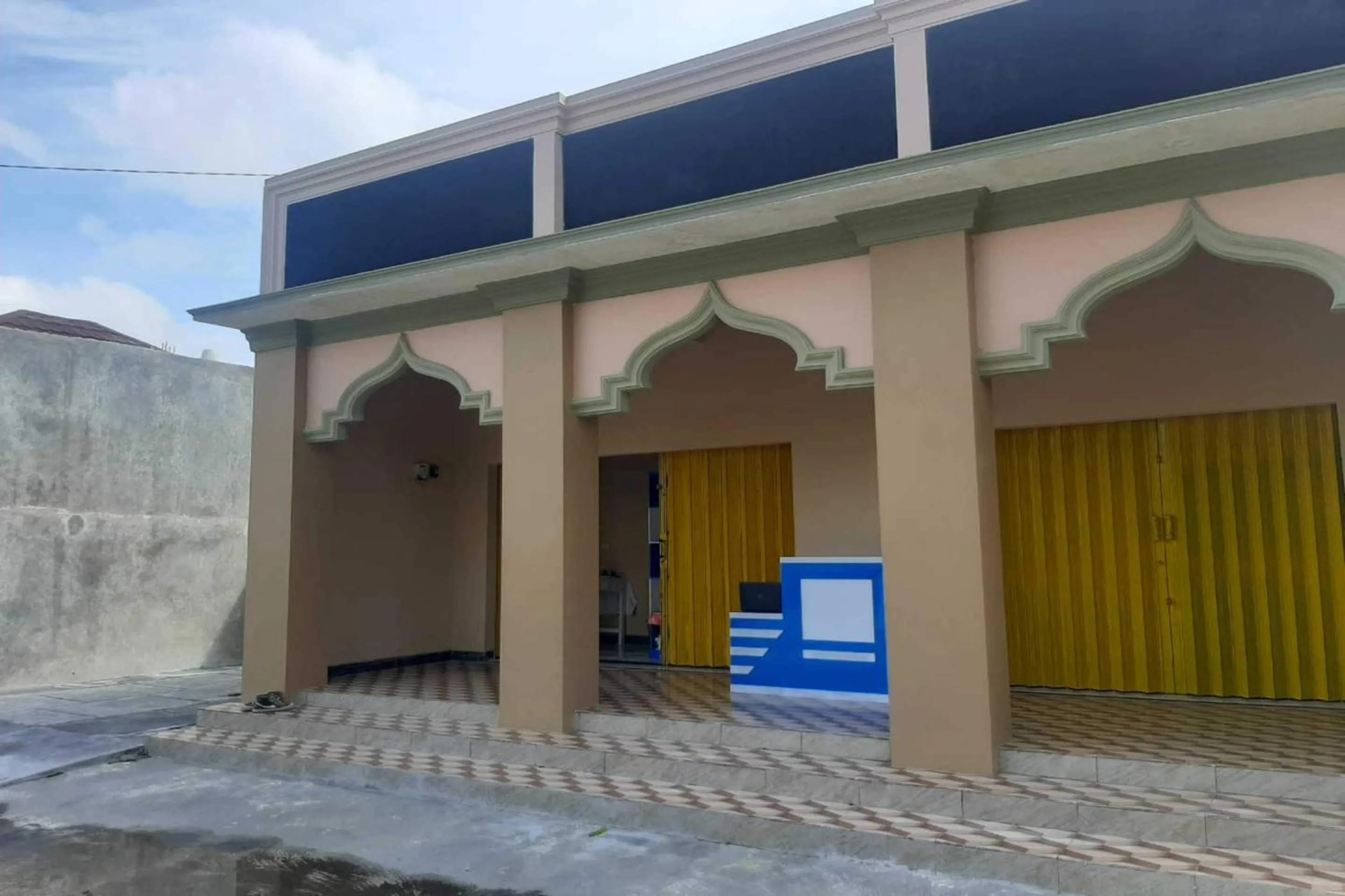 Facade/entrance in Hotel O Syagita Kos & Penginapan Syariah