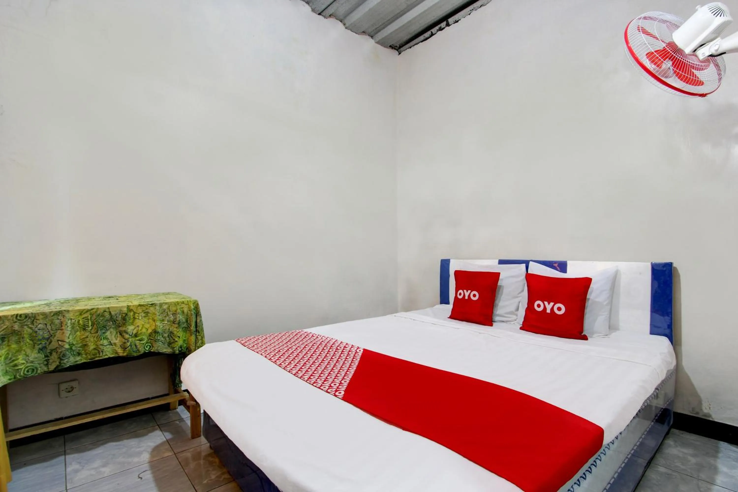 Bedroom, Bed in Hotel O Homestay Bambu Oerip Syariah