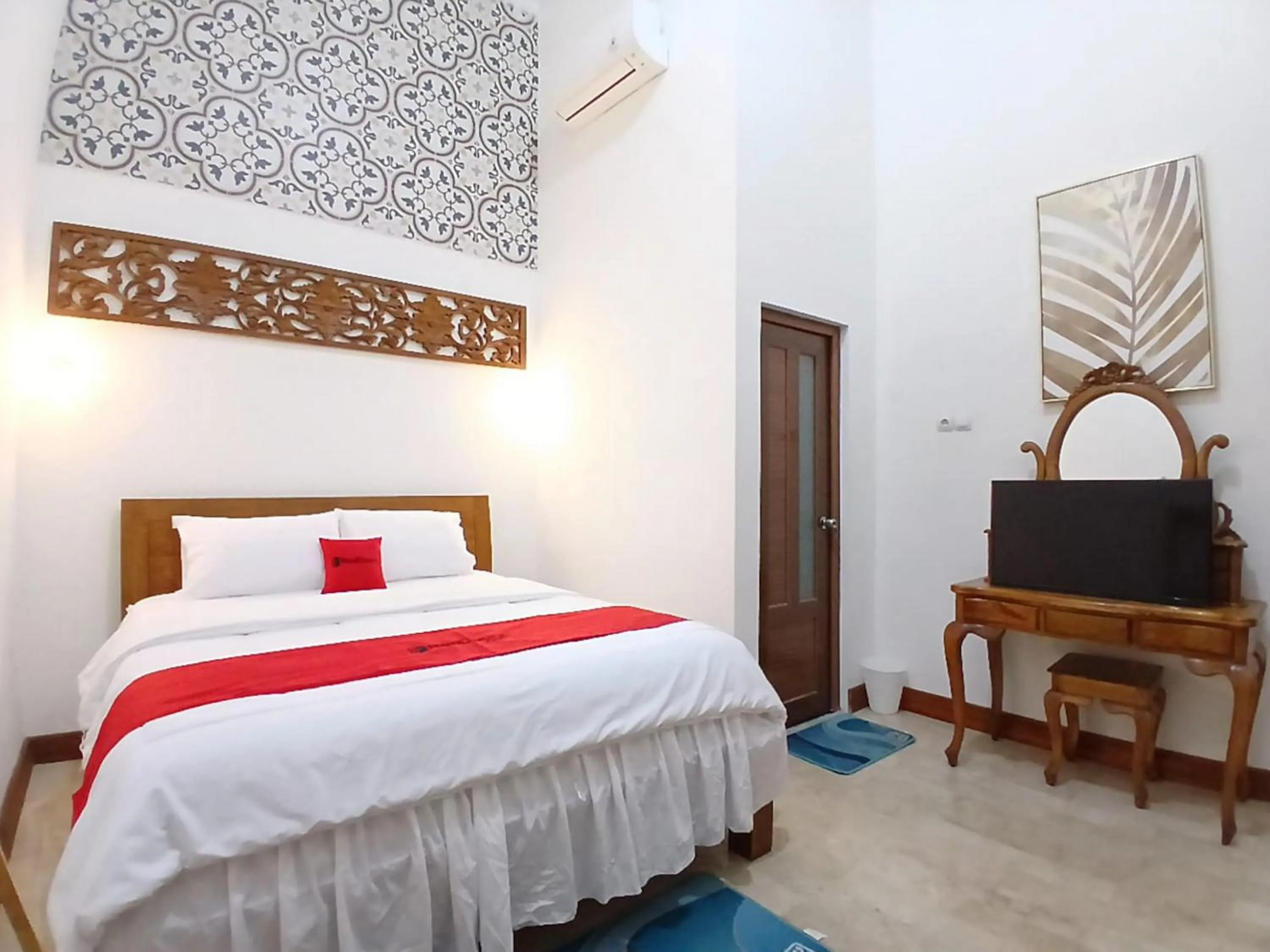 Bedroom, Bed in RedDoorz at Ndalem Eyyang Syariah Stasiun Klaten