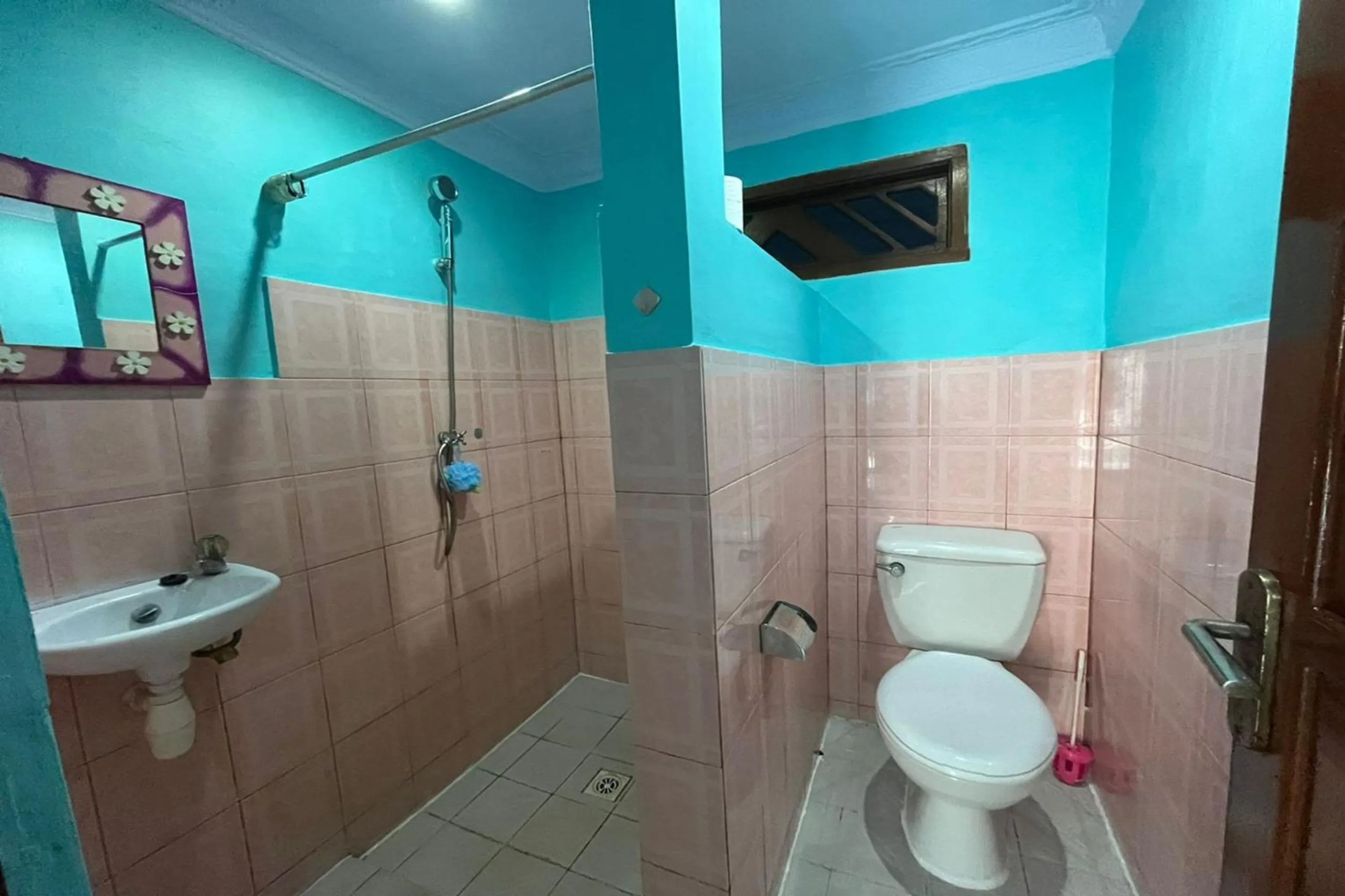 Bathroom in Belvilla Pleasant Seaside Lovina Beach