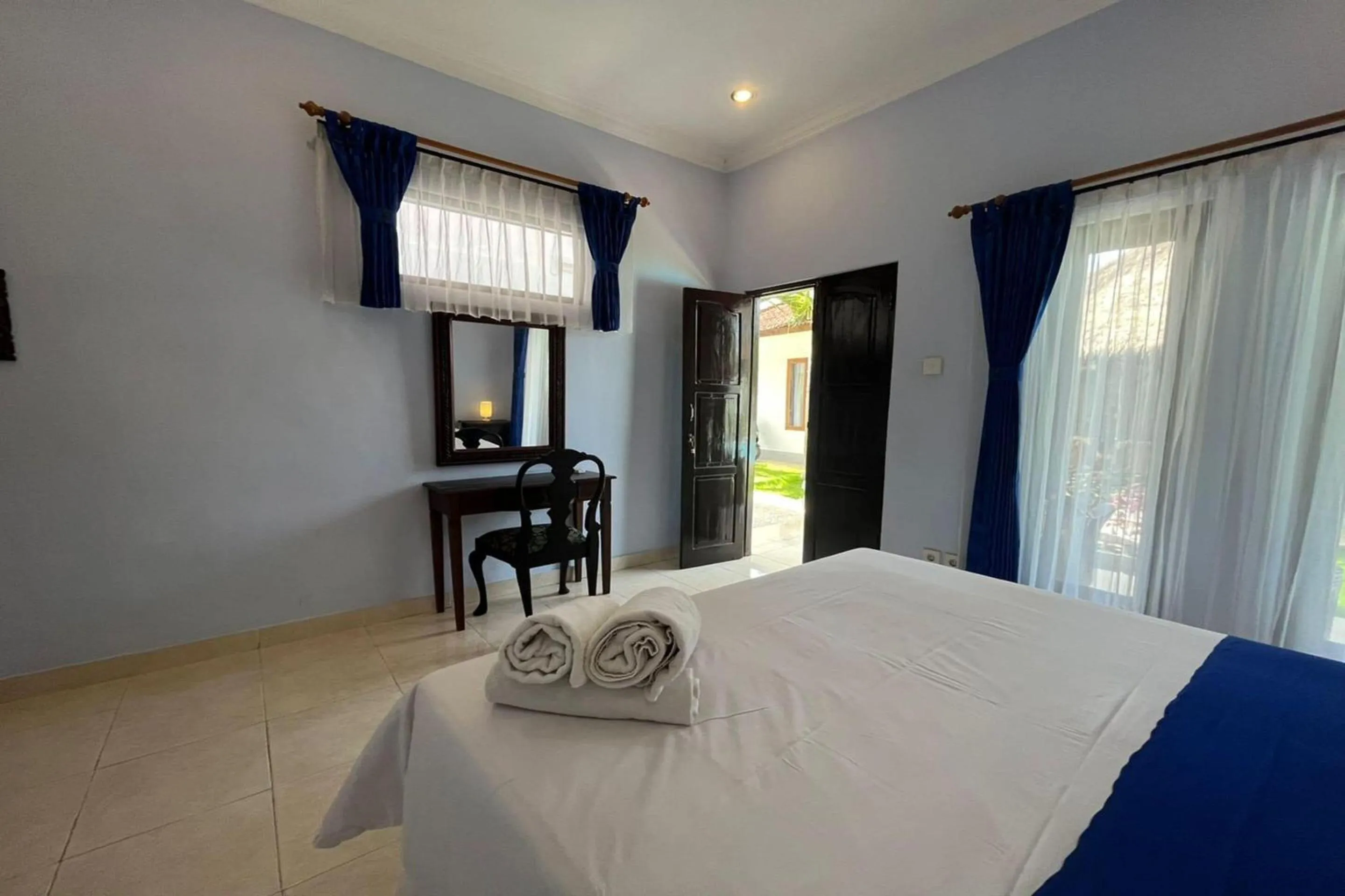 Bedroom, Bed in Belvilla Pleasant Seaside Lovina Beach