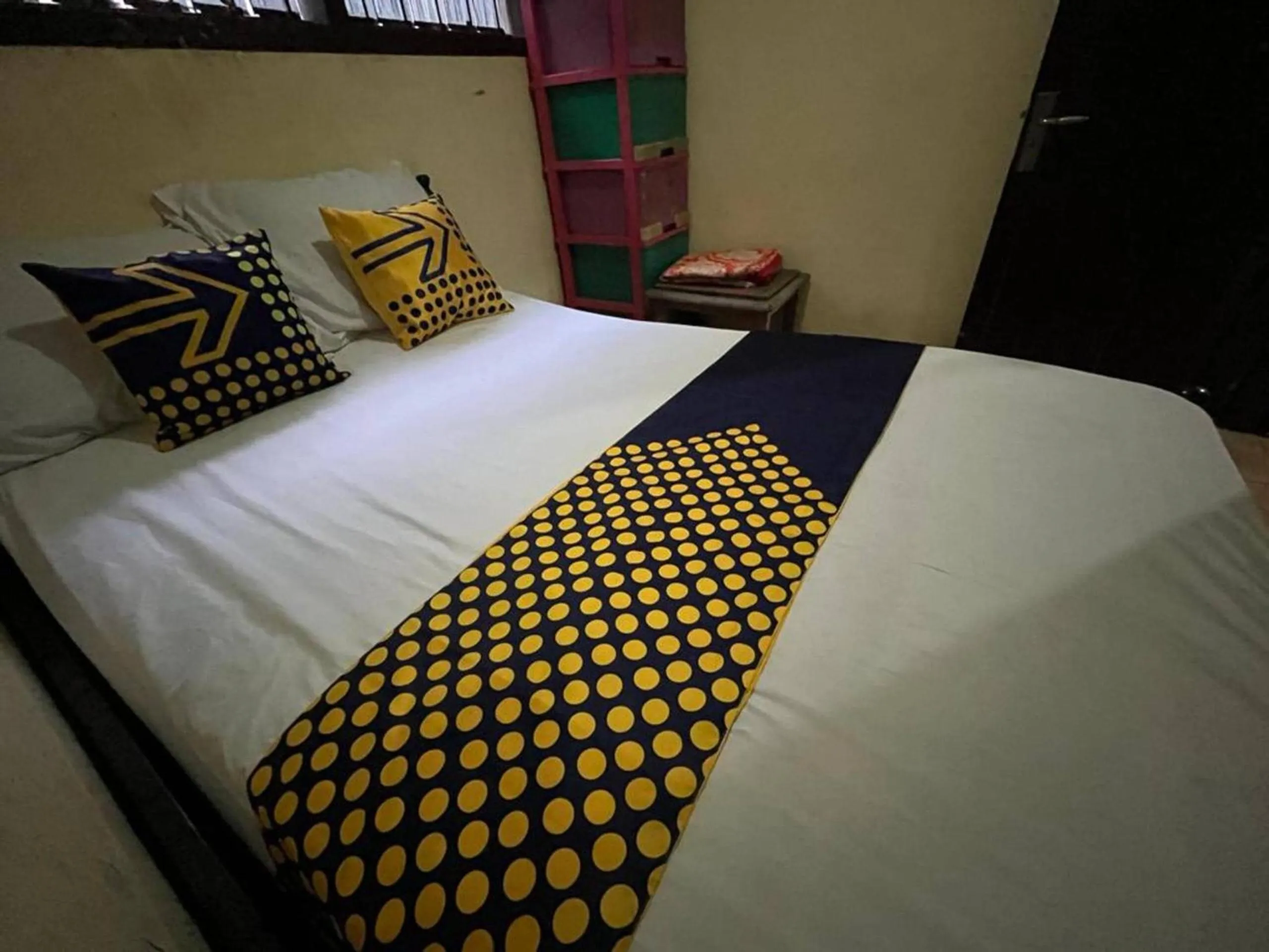 Bedroom, Bed in Hotel O Kost Bu Tutik Syariah