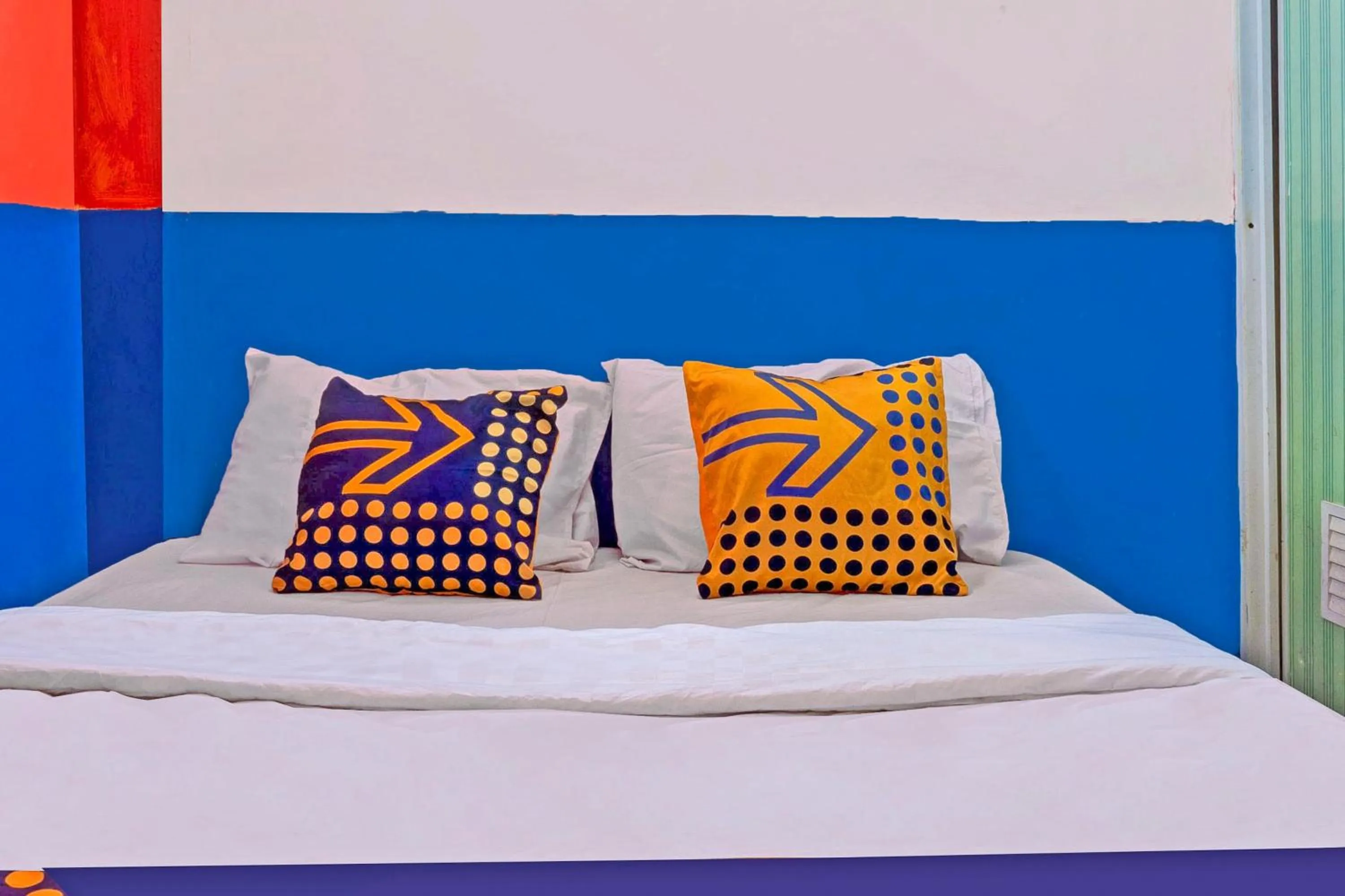 Bedroom, Bed in Hotel O Wisma Dua Putra Syariah