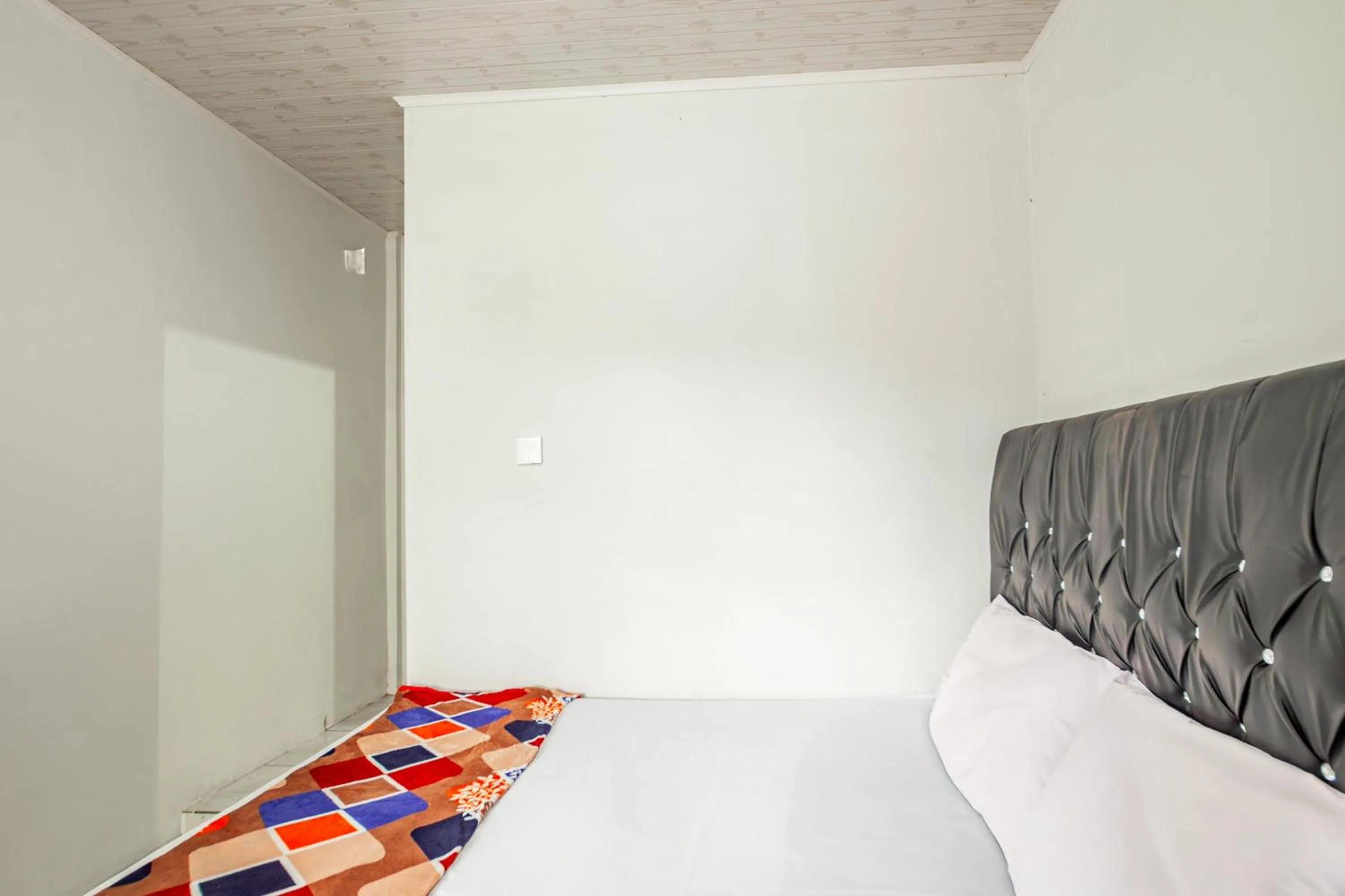 Bedroom, Bed in Hotel O Wongso Residence Syariah