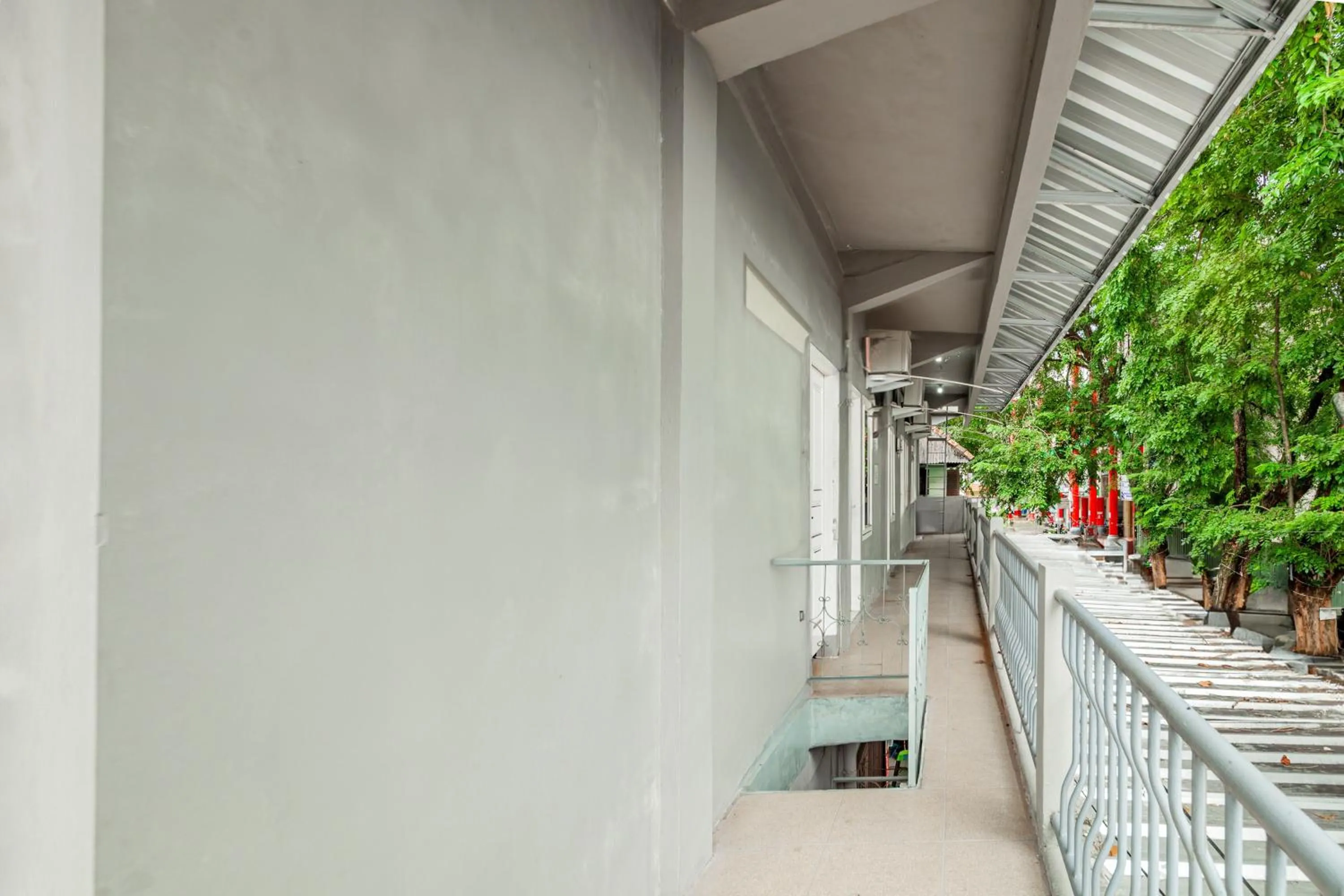 Lobby or reception in Hotel O Wongso Residence Syariah