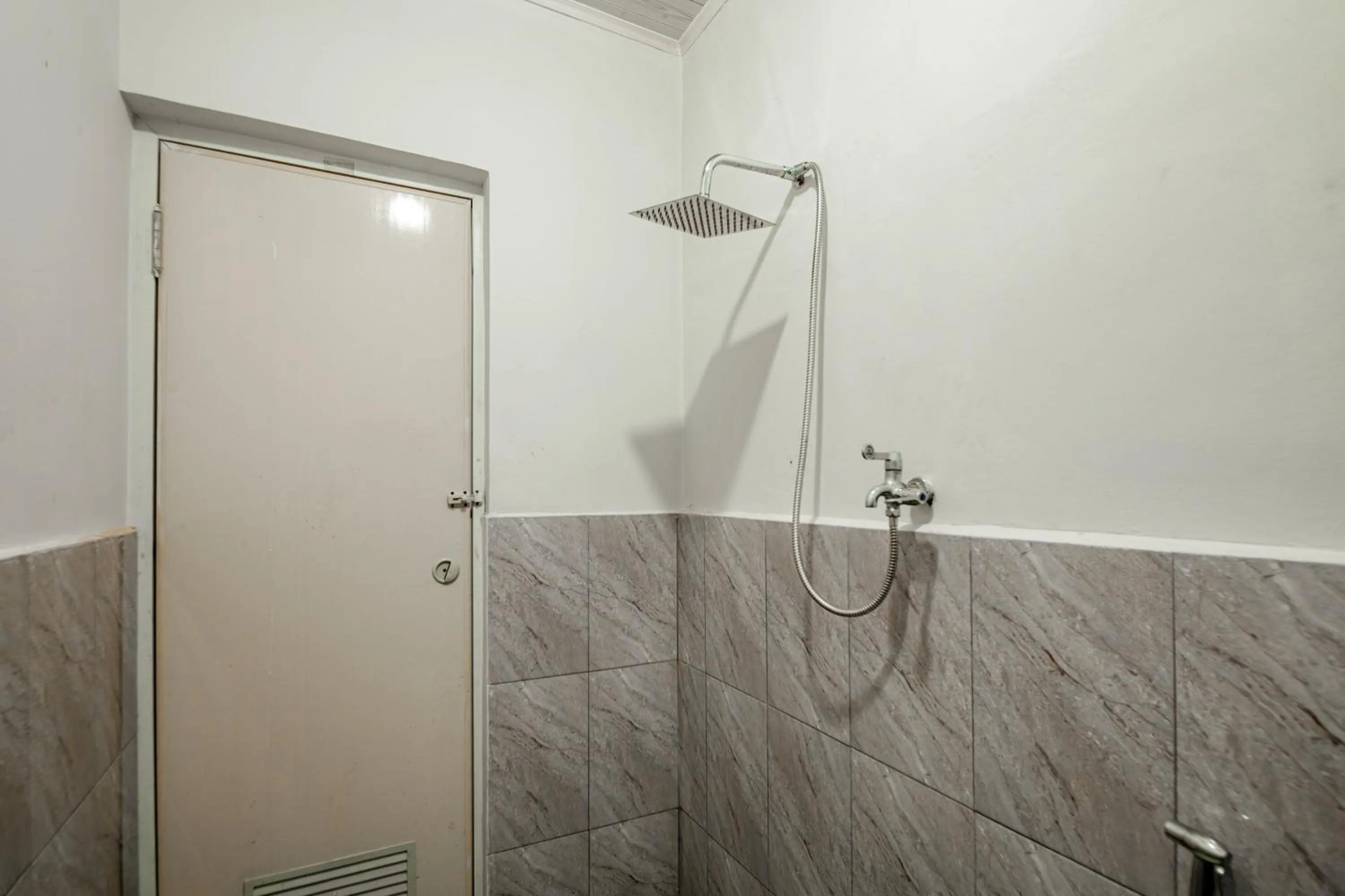 Bathroom in Hotel O Wongso Residence Syariah