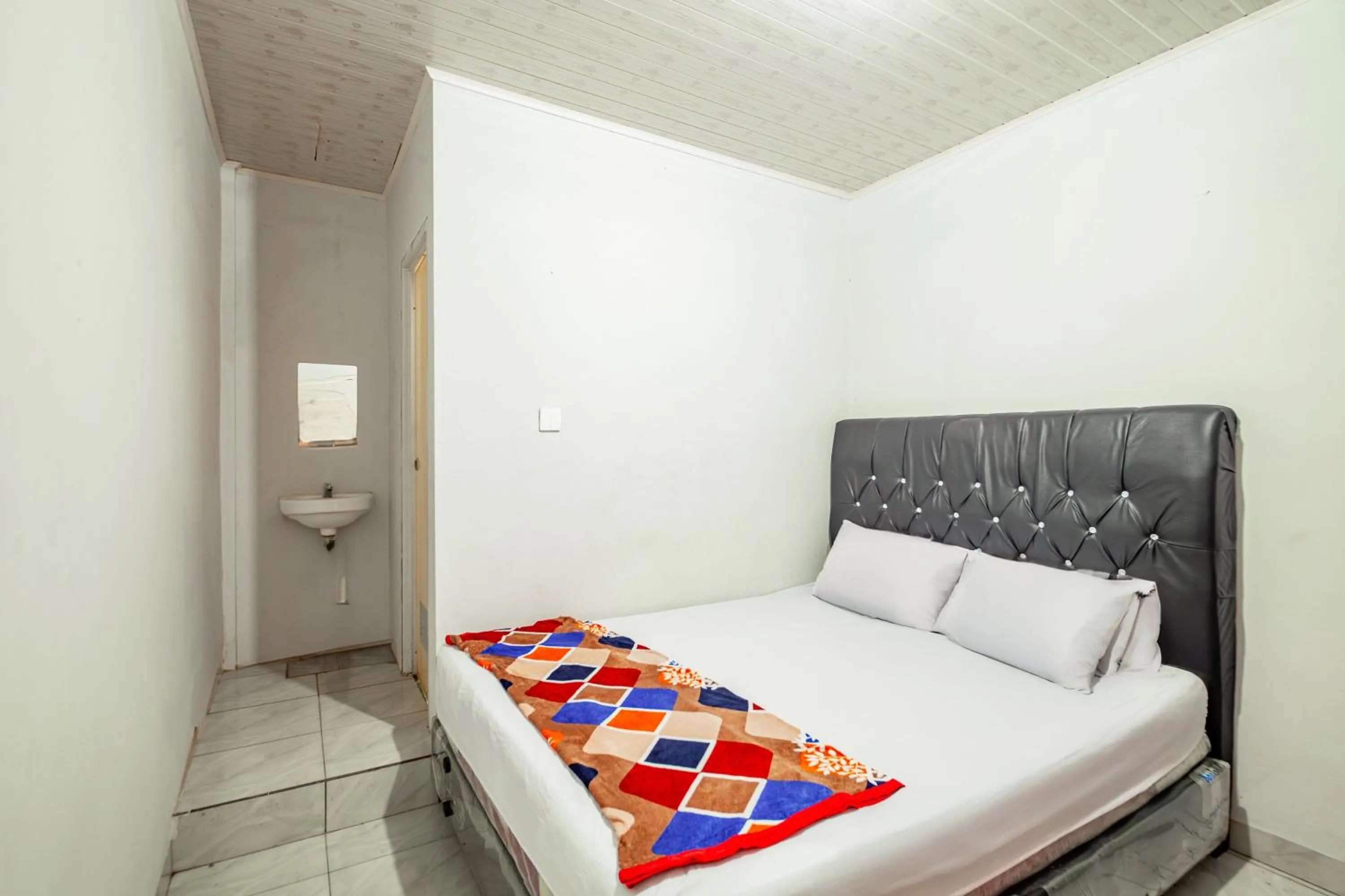 Bedroom, Bed in Hotel O Wongso Residence Syariah