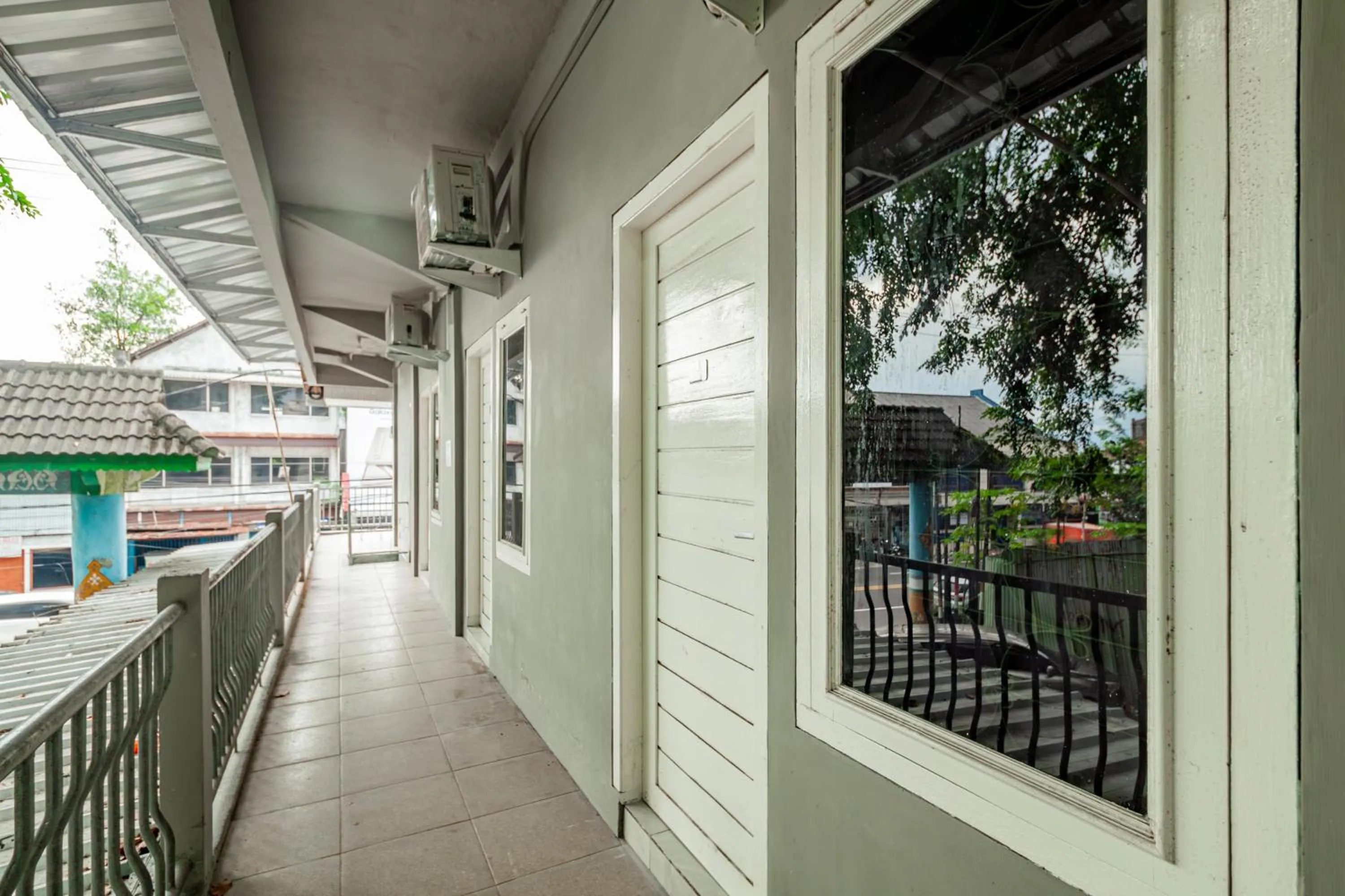 Lobby or reception in Hotel O Wongso Residence Syariah