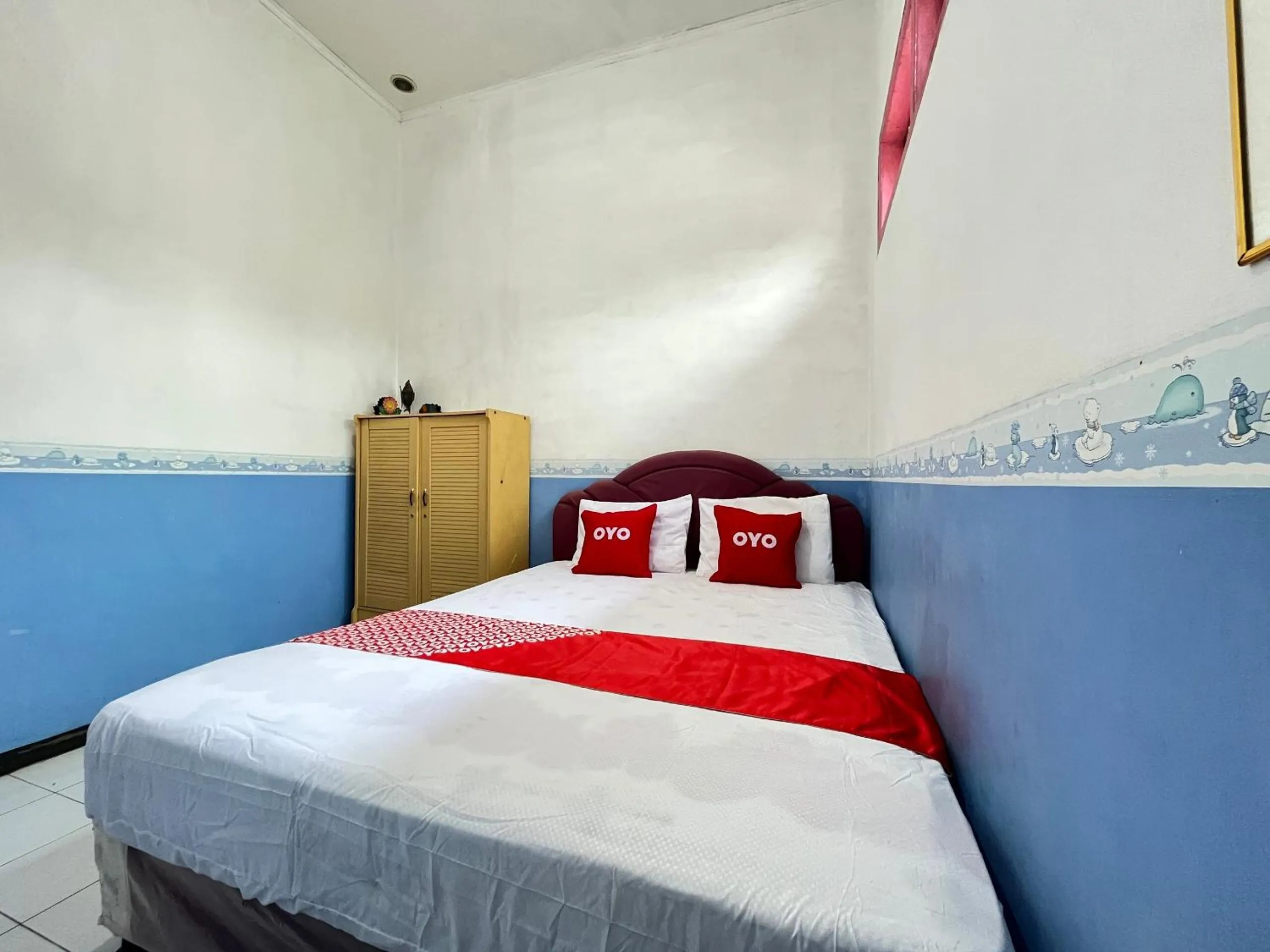 Bedroom, Bed in Hotel O Villa Cemara Syariah