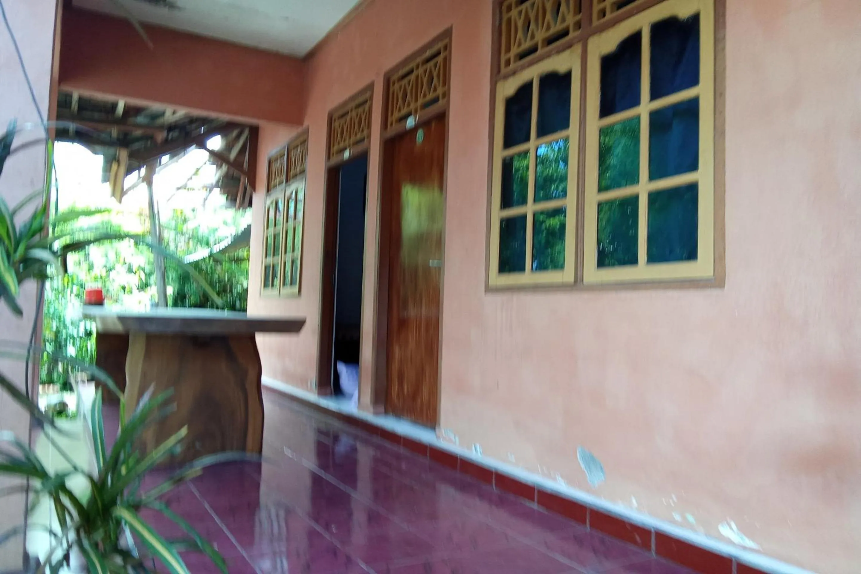 Lobby or reception in Hotel O Dannis Homestay Near Musholla Al Istiqomah Terawangan
