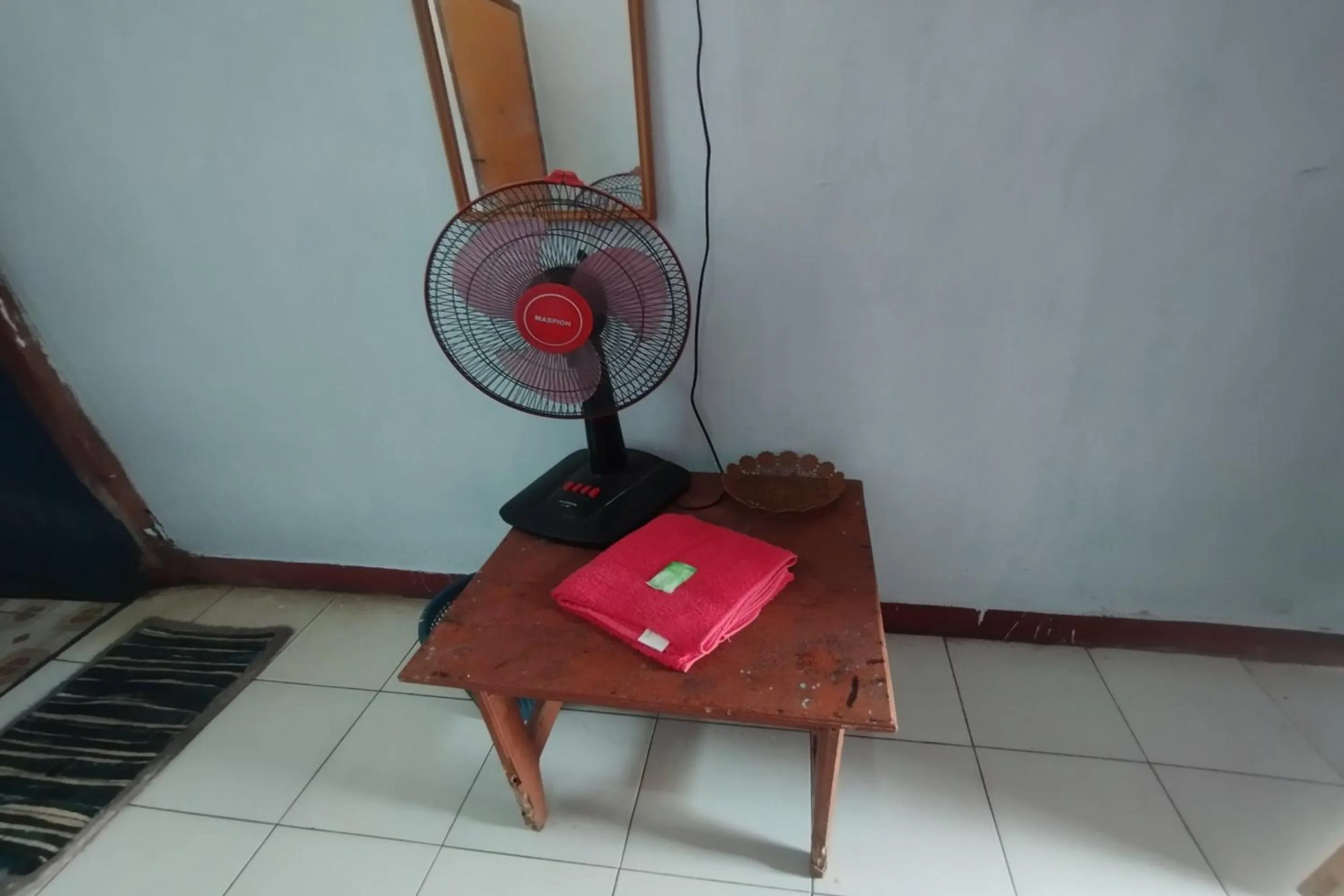 Bedroom in Hotel O Dannis Homestay Near Musholla Al Istiqomah Terawangan