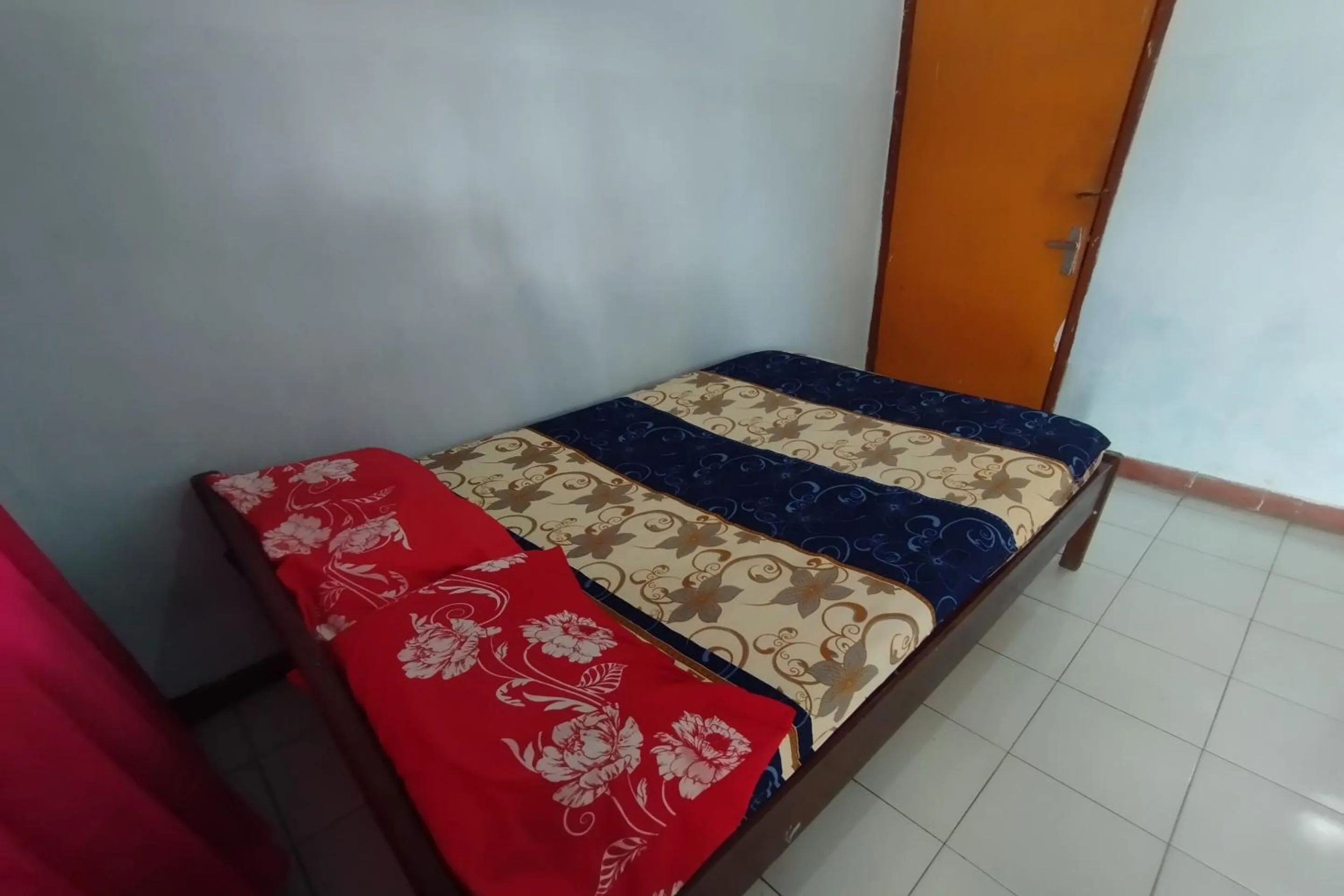 Bedroom, Bed in Hotel O Dannis Homestay Near Musholla Al Istiqomah Terawangan
