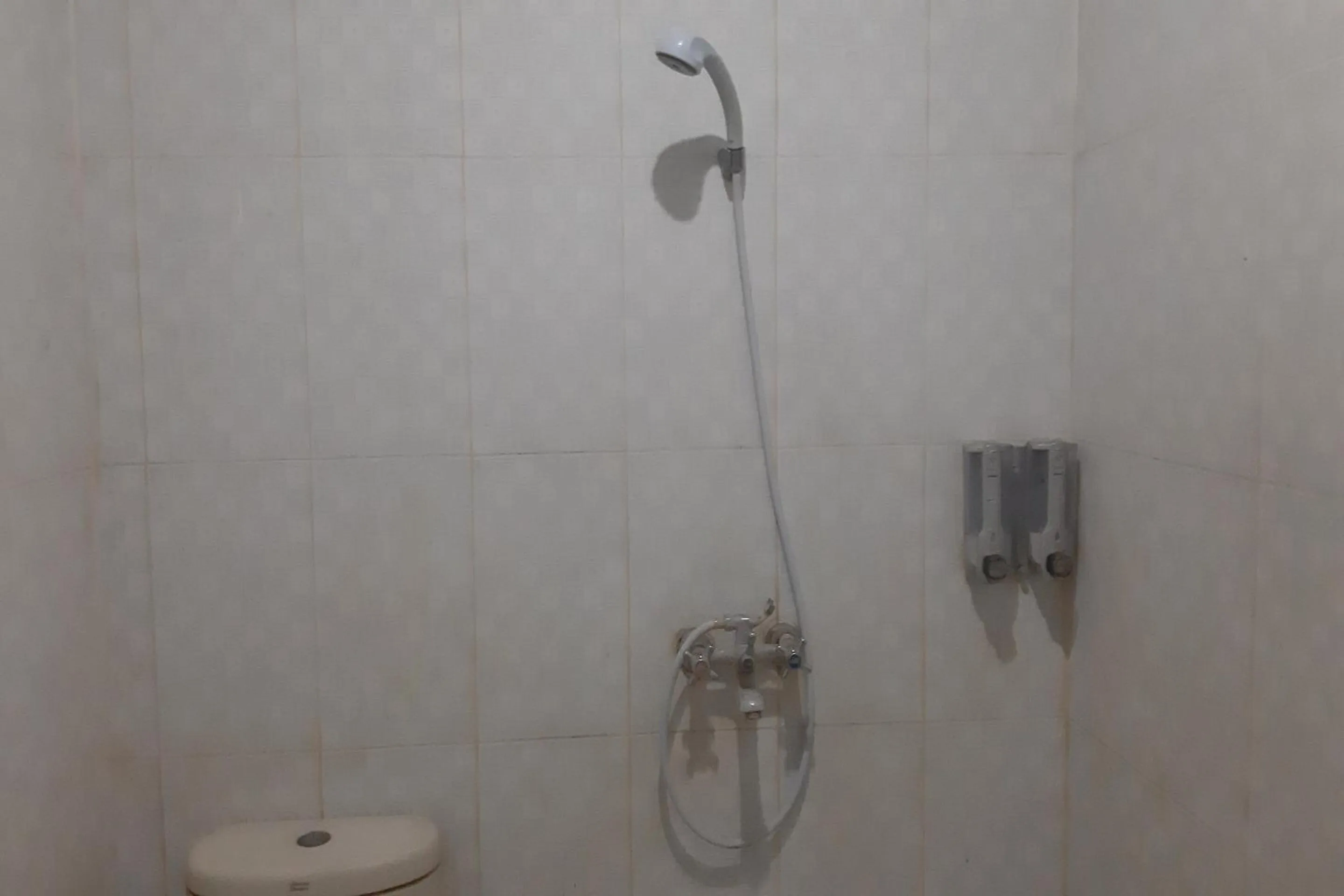 Bathroom in Hotel O Penginapan Al-asharNearWarung Acil Ubai