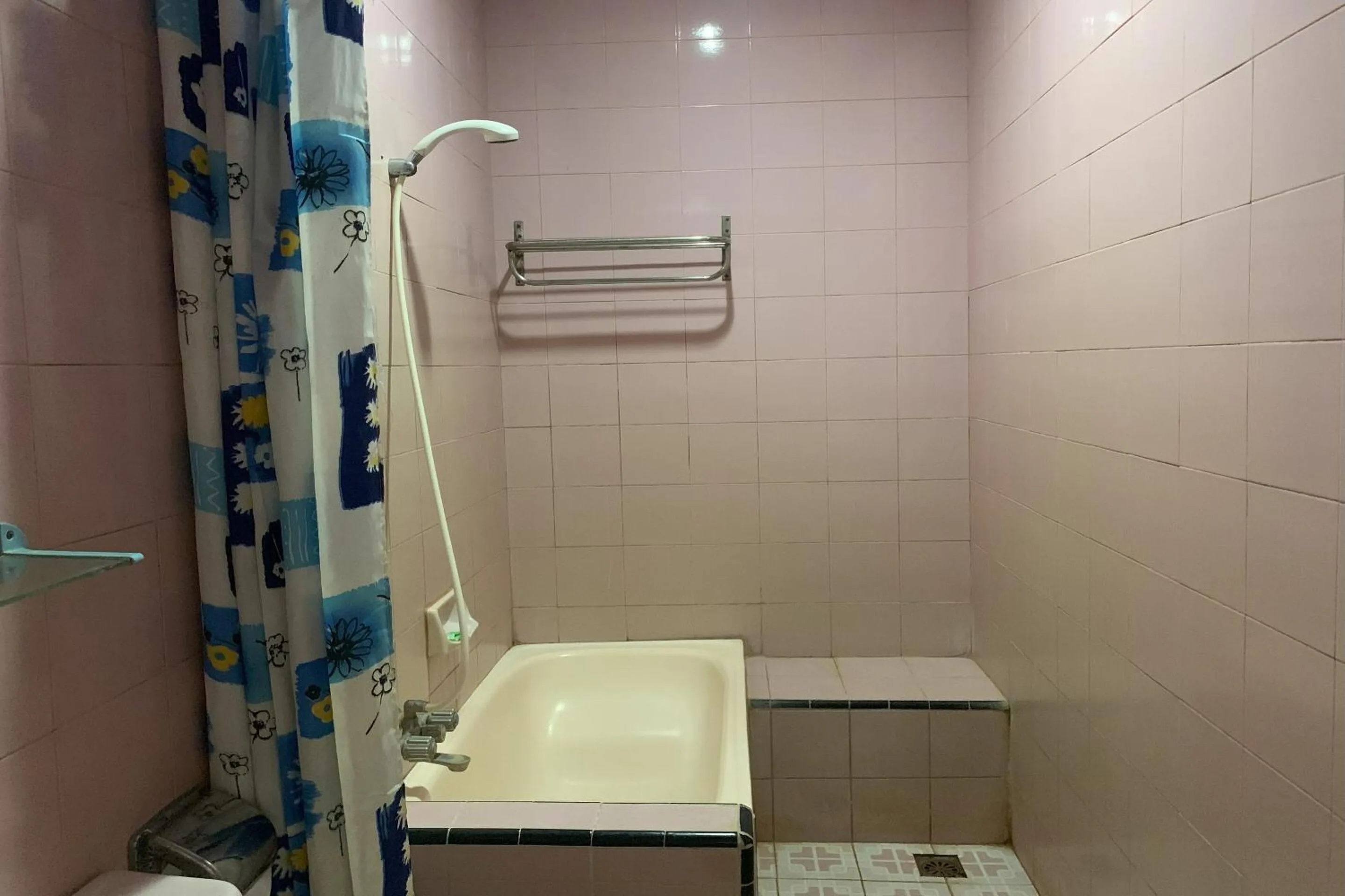 Bathroom in Hotel O Pondok Baruga 777 Near Sarewo Musik Studio Kendari