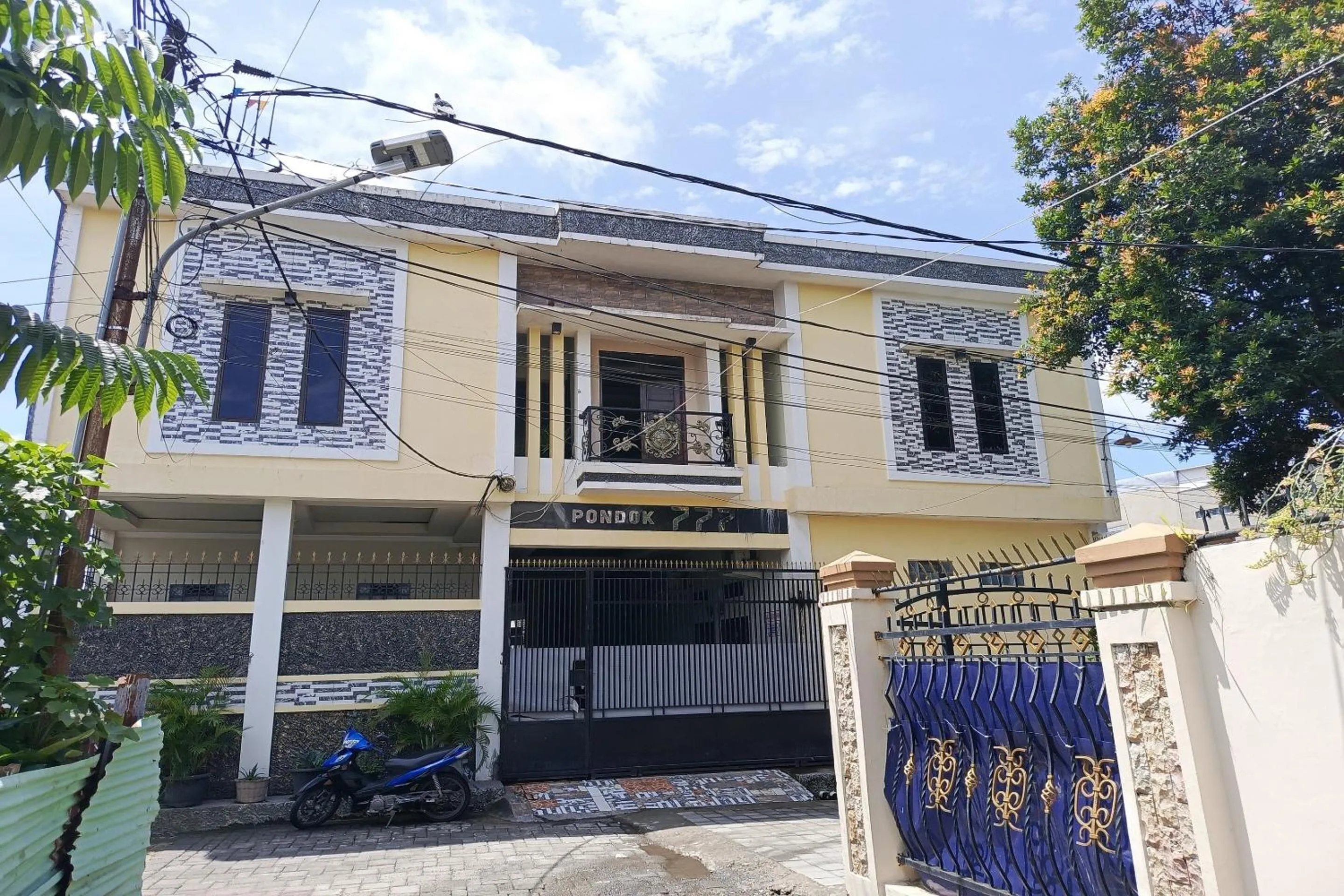 Facade/entrance in Hotel O Pondok Baruga 777 Near Sarewo Musik Studio Kendari