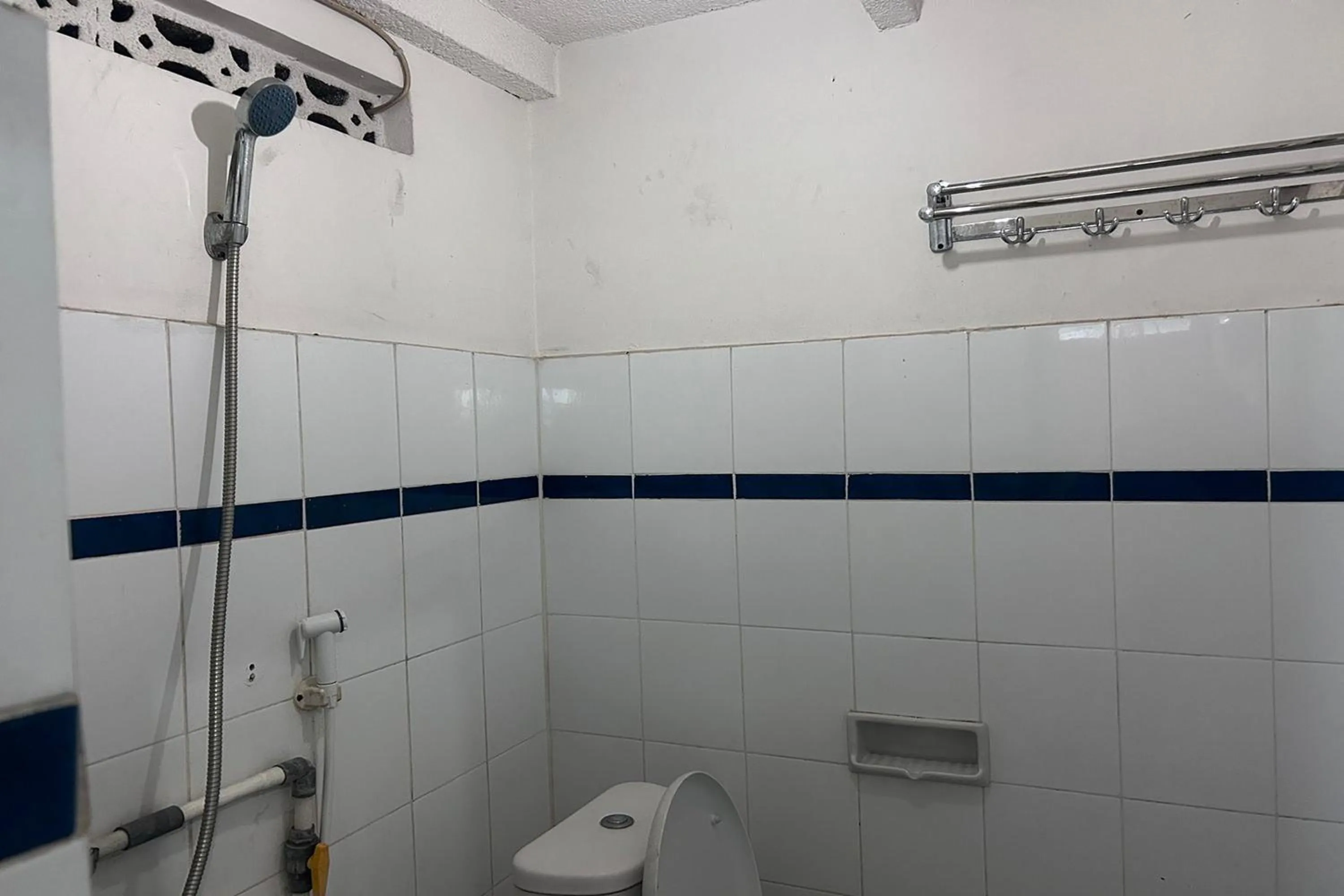 Bathroom in Hotel Kinasih Yogyakarta