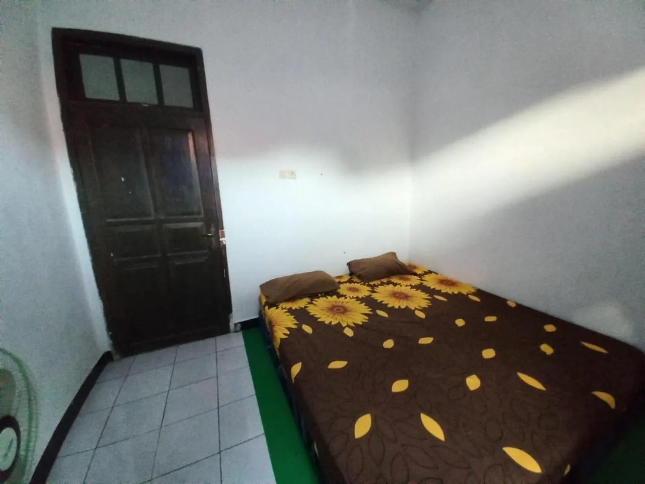 Bedroom, Bed in Hotel O Home Stay Syariah Habibie