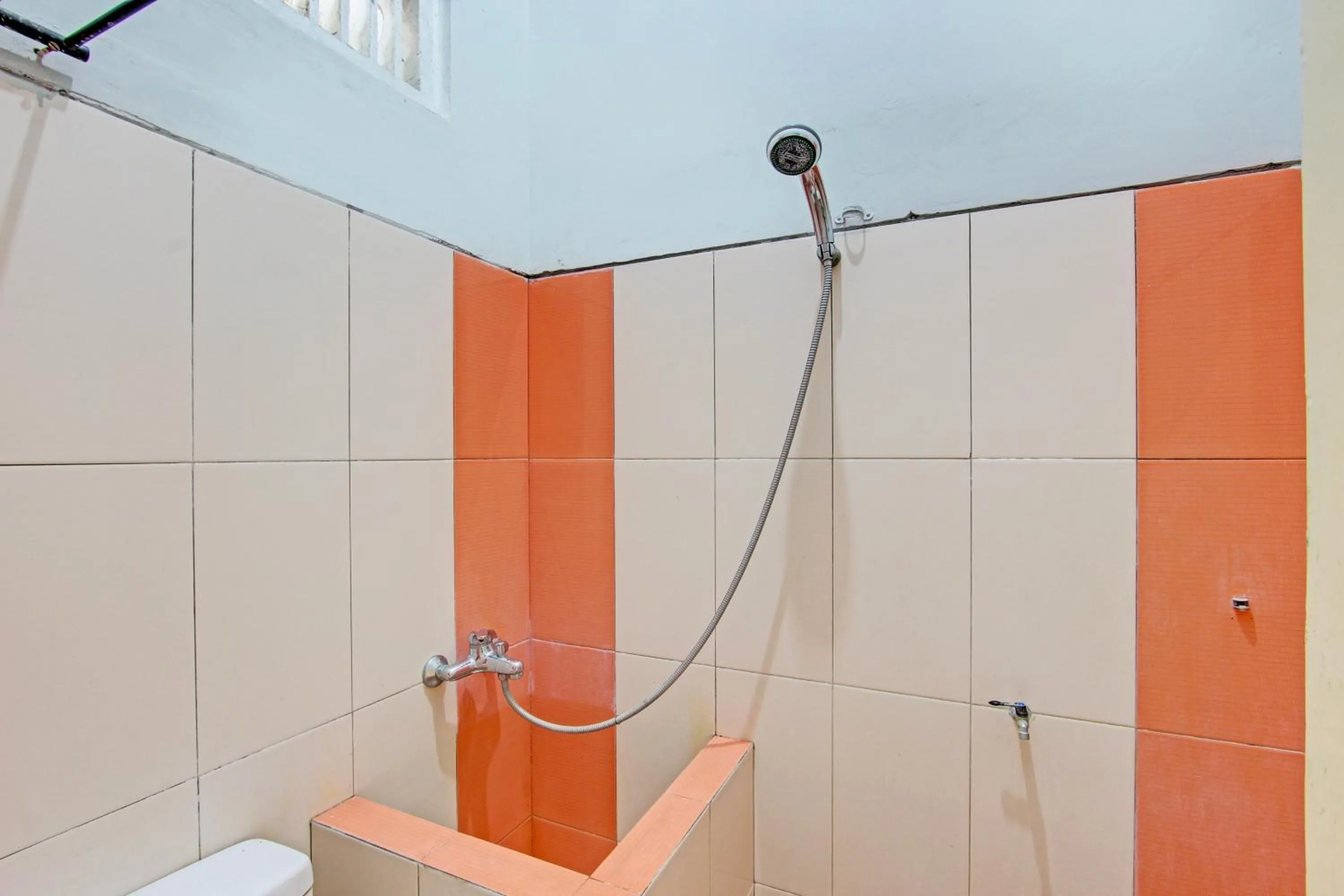 Bathroom in OYO 93660 New Family Hotel Syariah