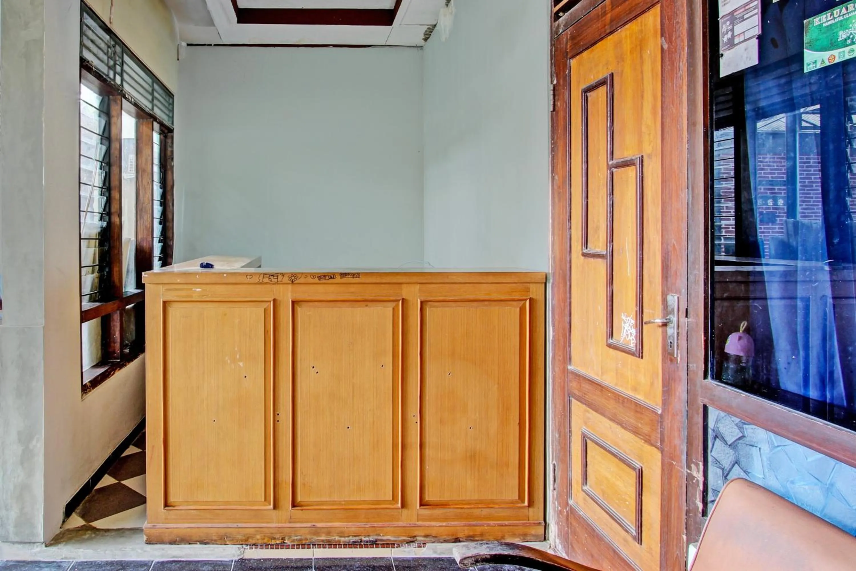 Lobby or reception in OYO 93660 New Family Hotel Syariah