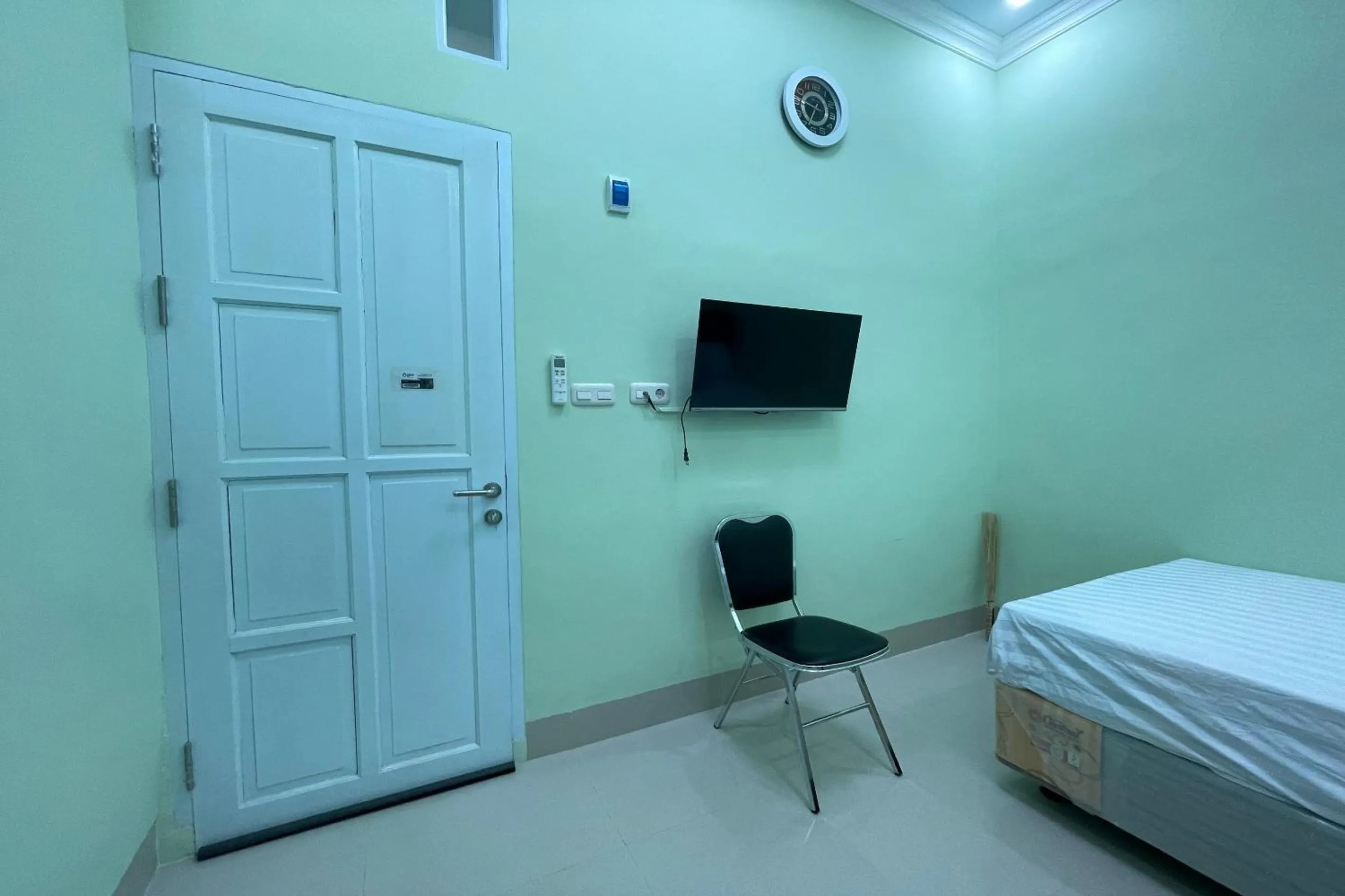 Bedroom, Bed in Hotel O Homestay Purirano