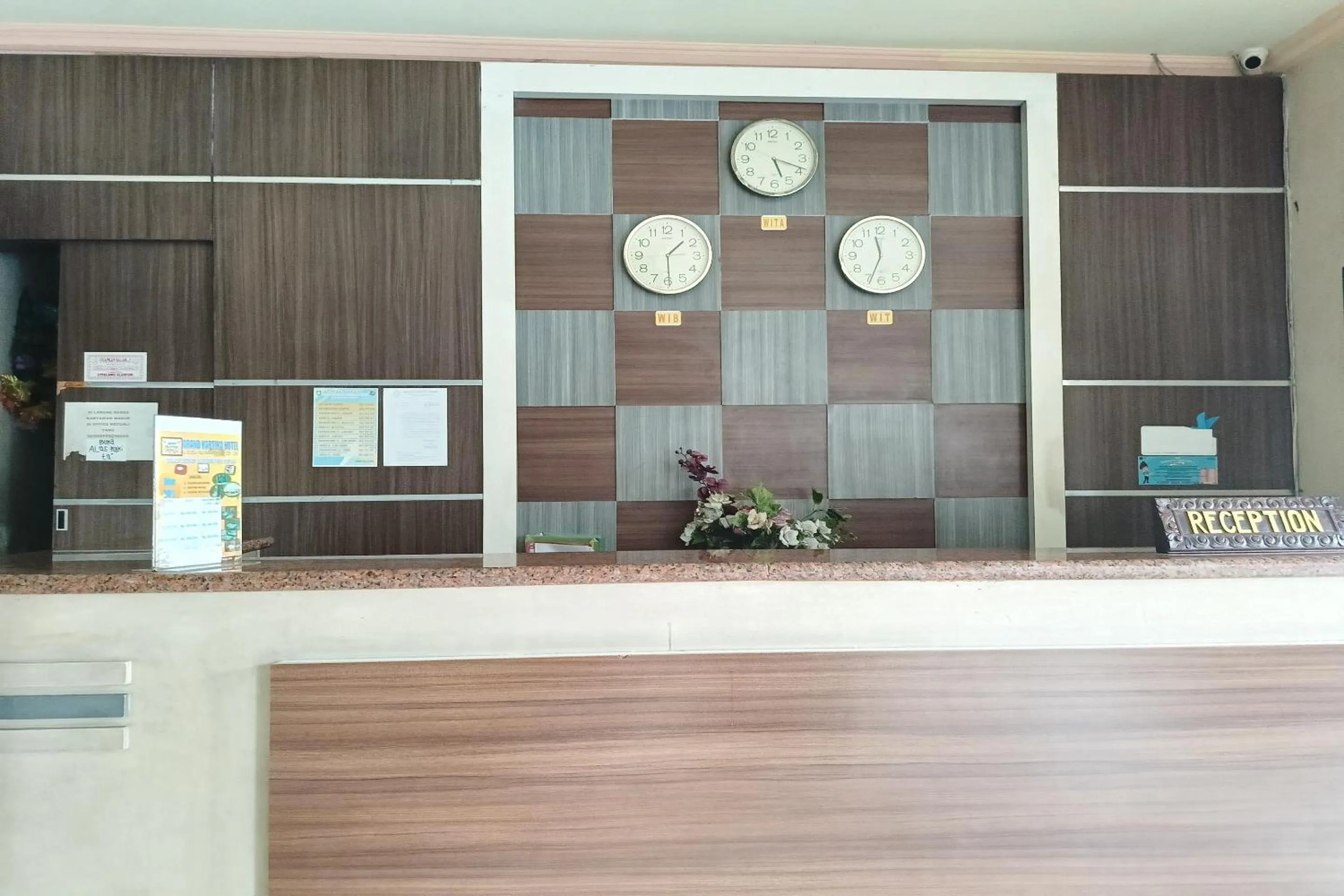 Lobby or reception in Hotel O Puri Homestay