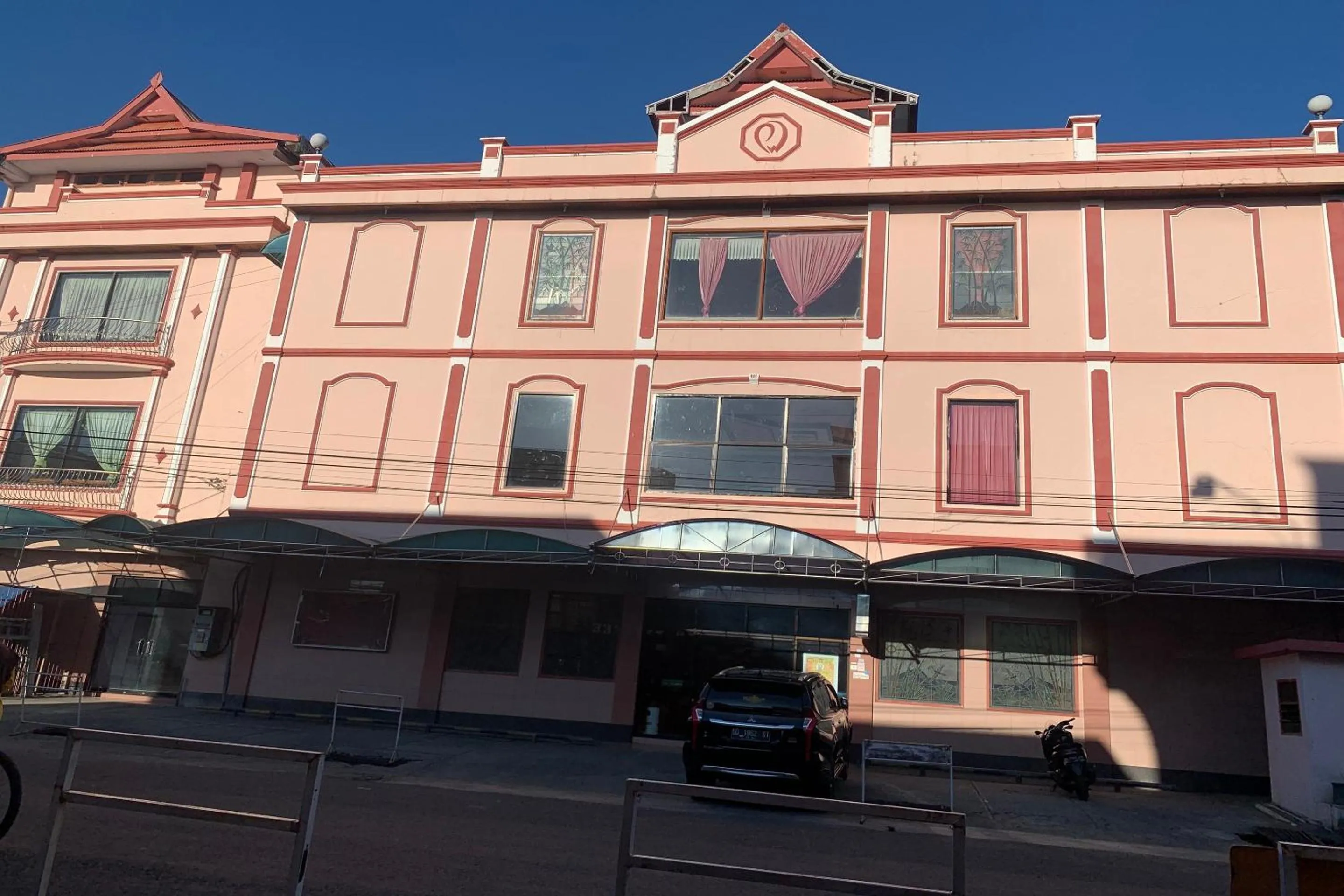 Facade/entrance in Hotel O Puri Homestay