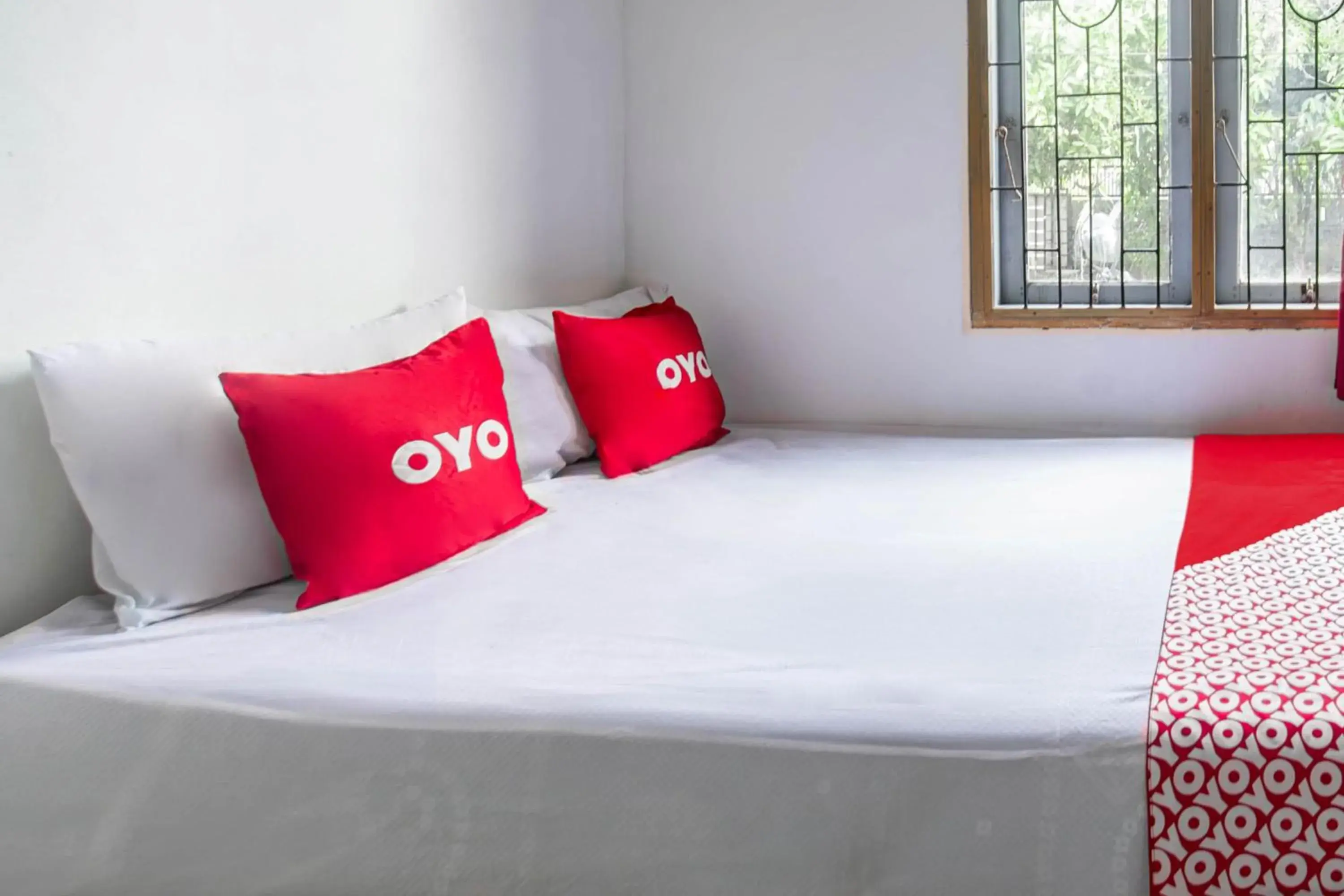 Deluxe Double Room in Hotel O Lestari Homestay Deluxe Double Room in Hotel O Lestari Homestay