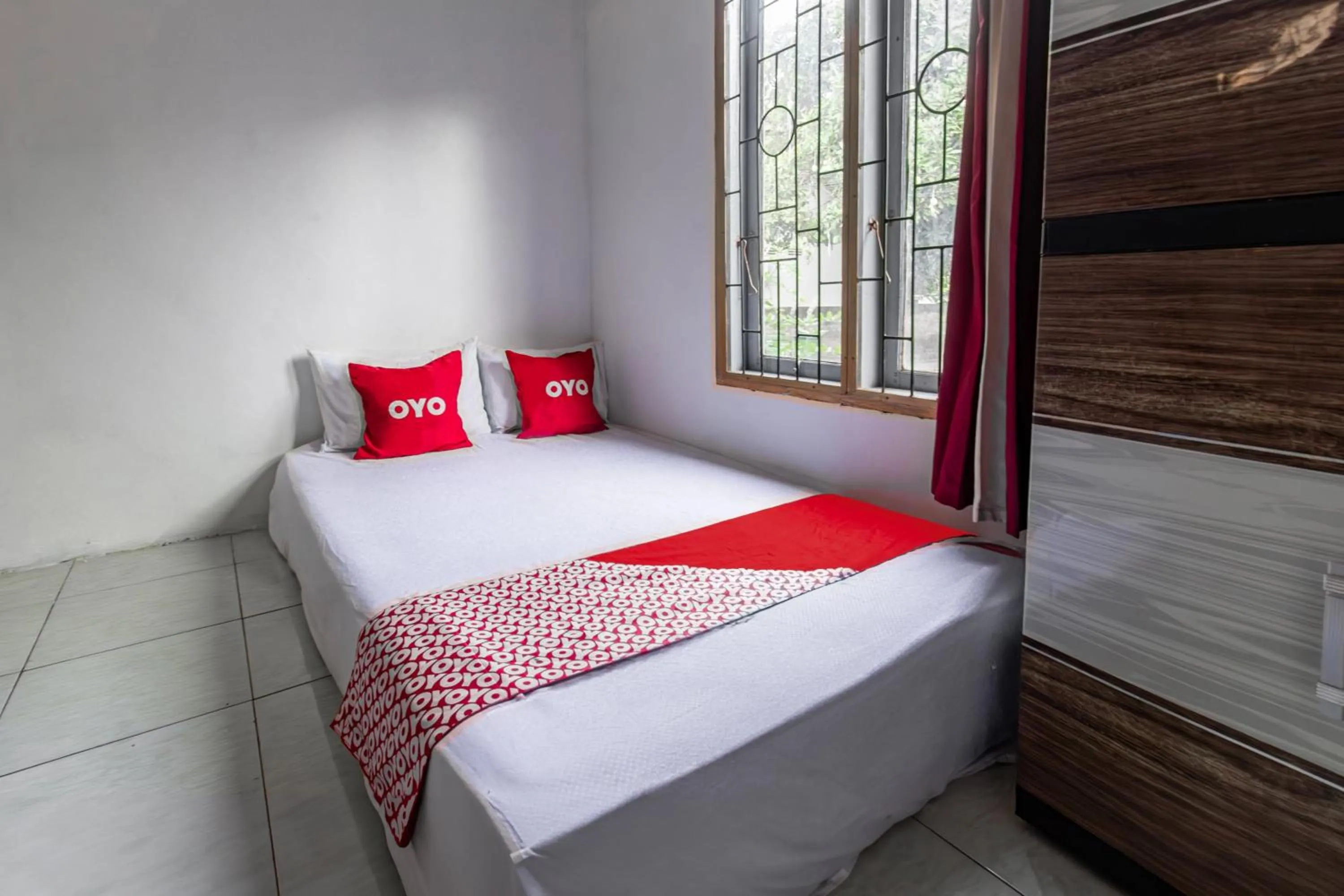 Bedroom, Bed in Hotel O Lestari Homestay