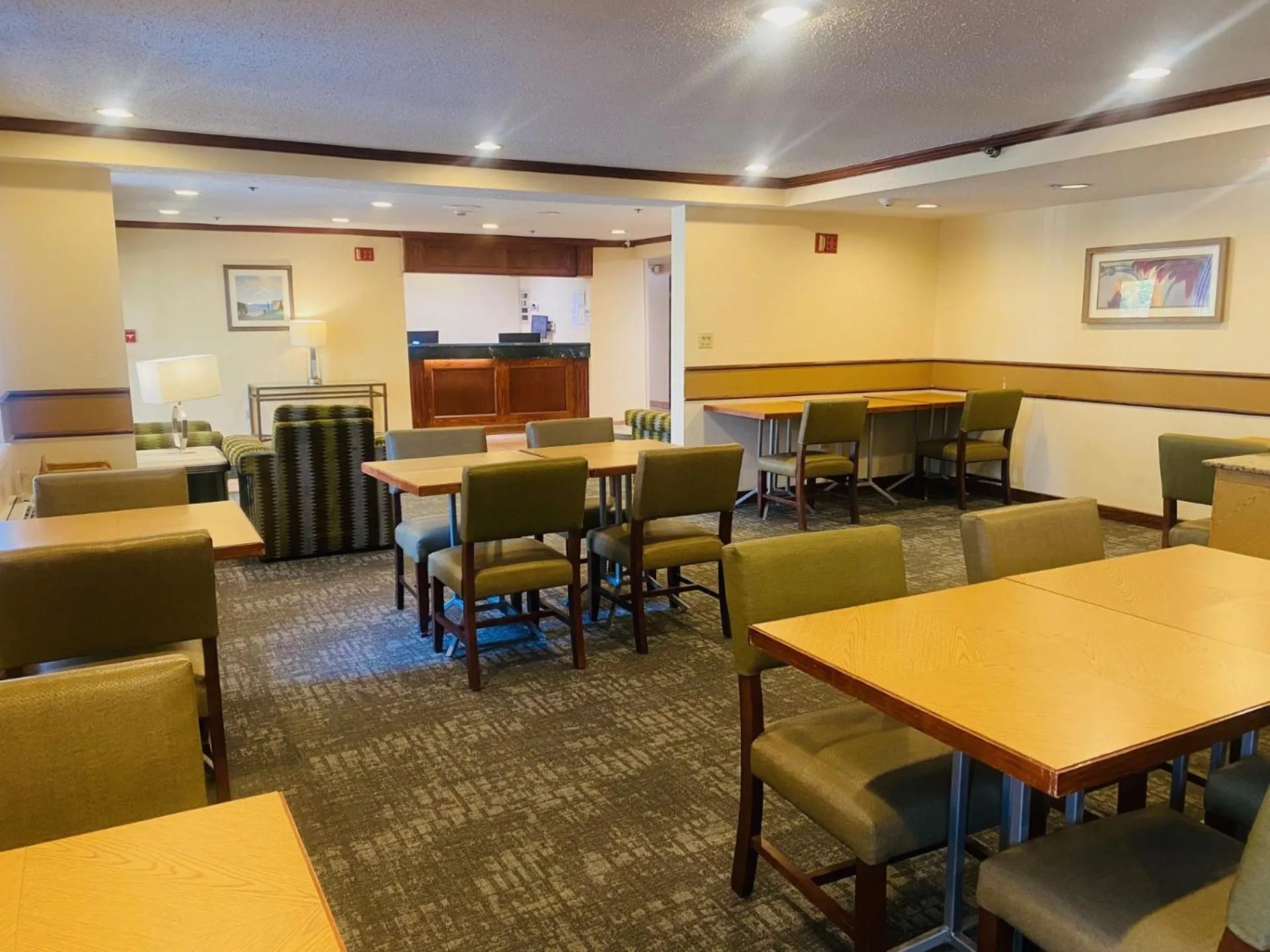 Seating area in Norwood Inn Statefair Grounds