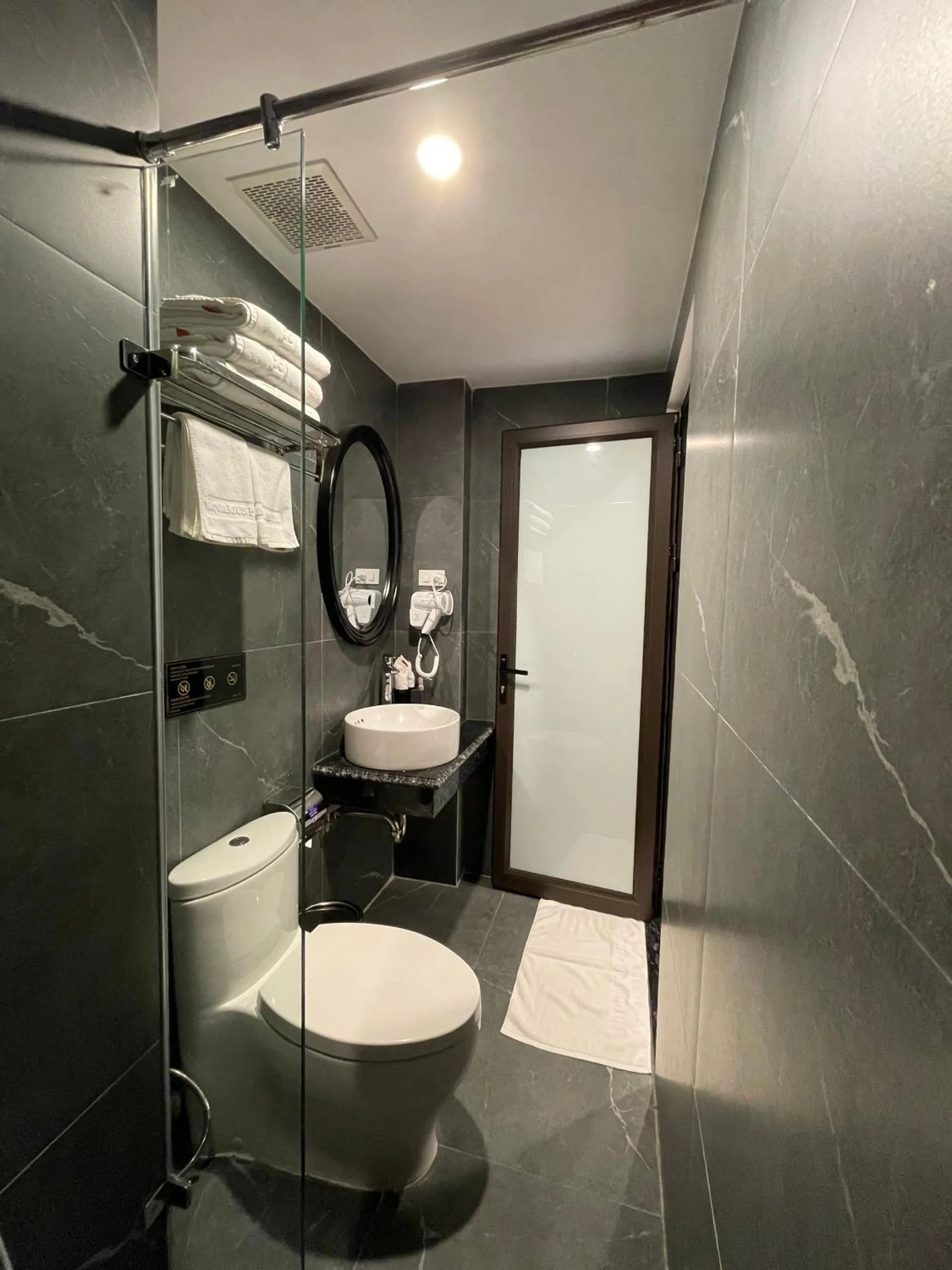 Bathroom in Aquarius Premium Hotel