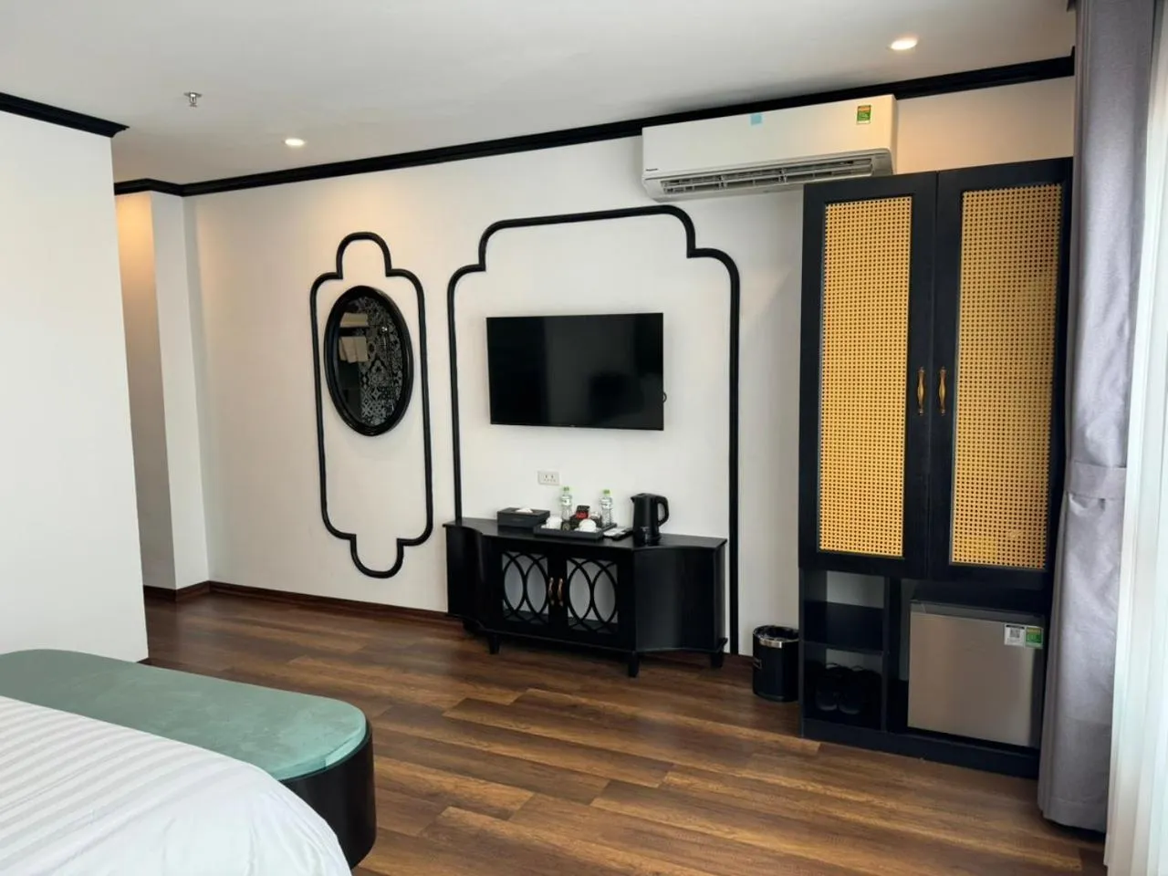 TV and multimedia, Bed in Aquarius Premium Hotel