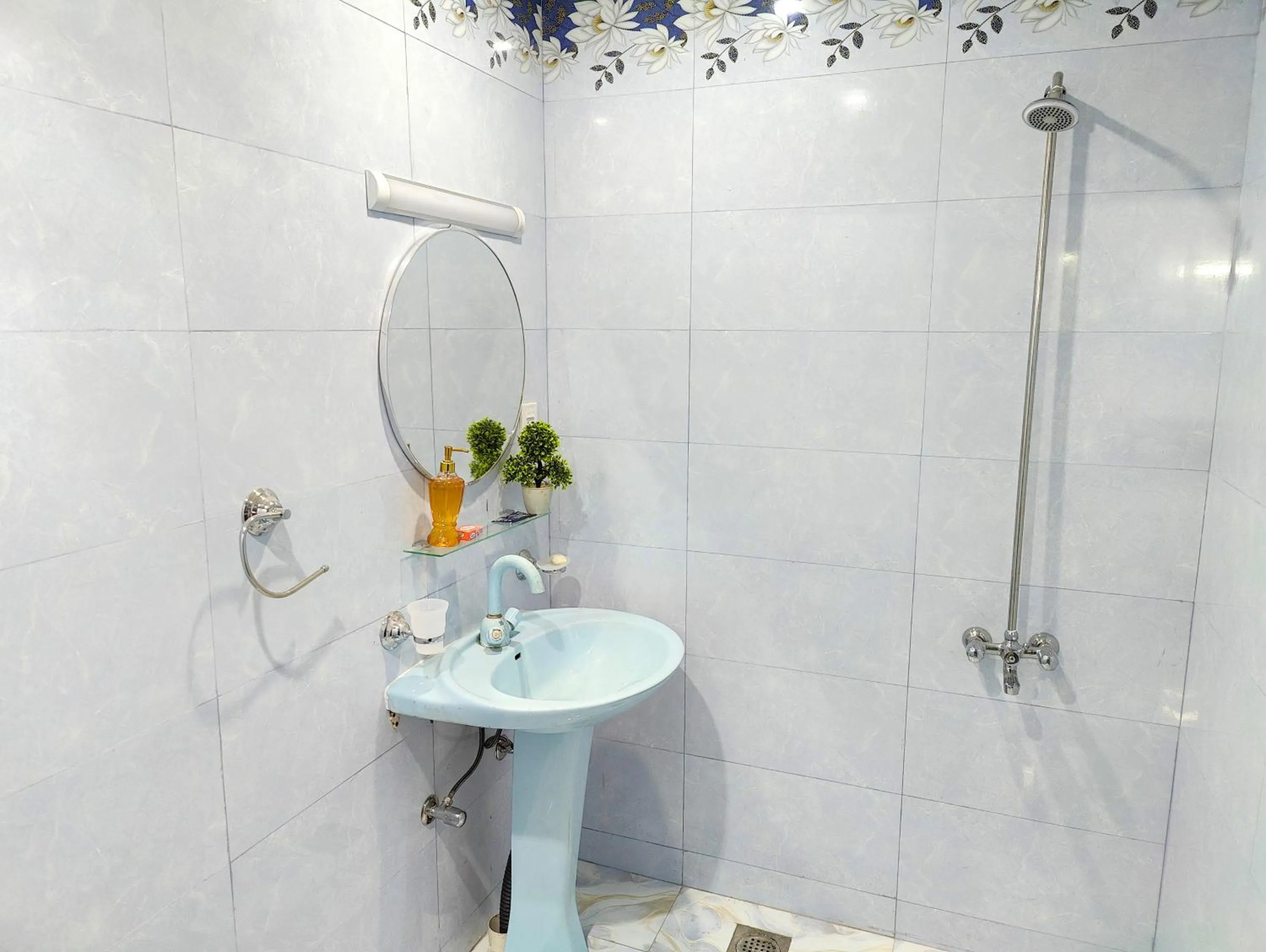 Shower in Aleph Islamabad Guest House