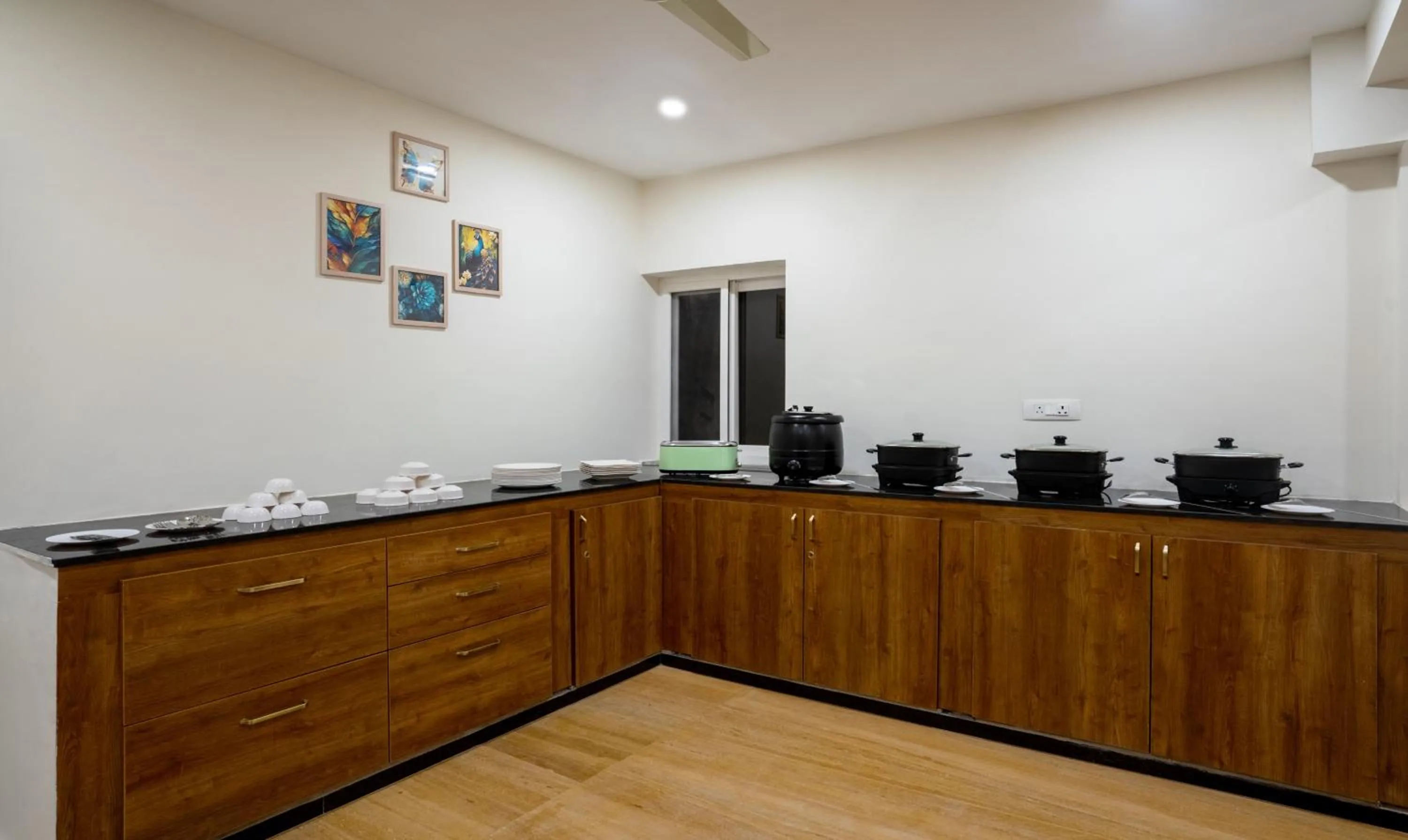 Dining area in Treebo SY Inn, Gachibowli DLF