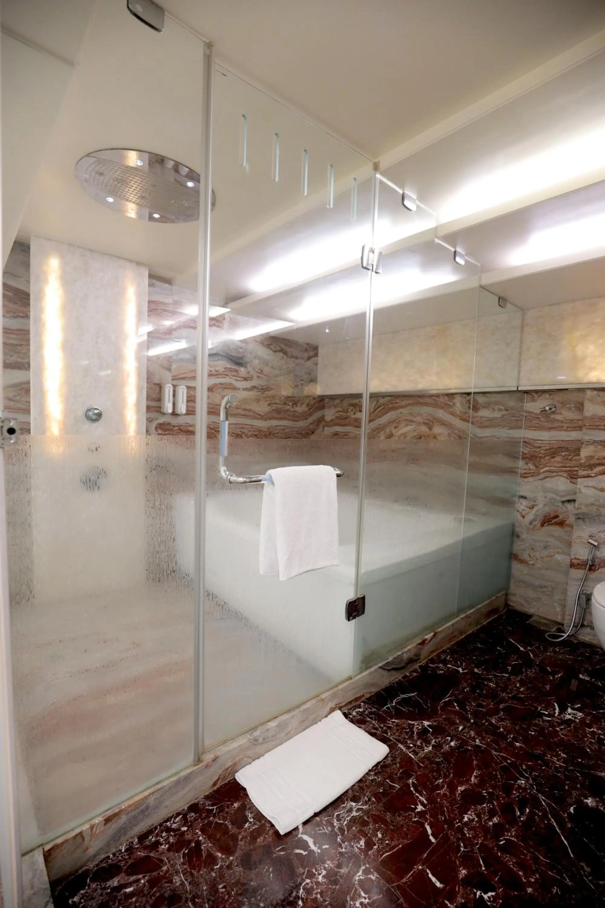 towels in Bizz The Hotel