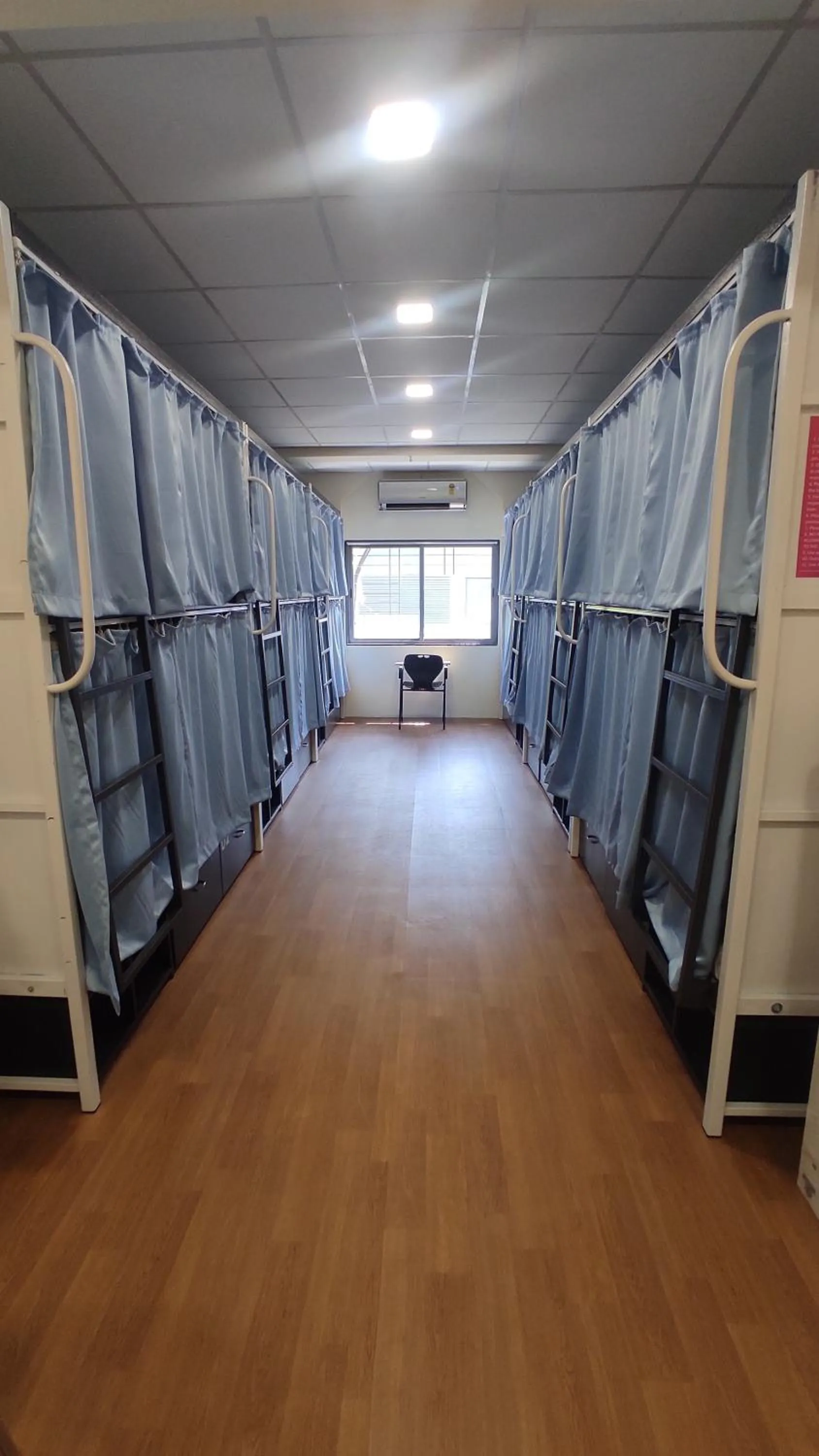 bunk bed in Hostells - Backpacker Hostel near Pune Station