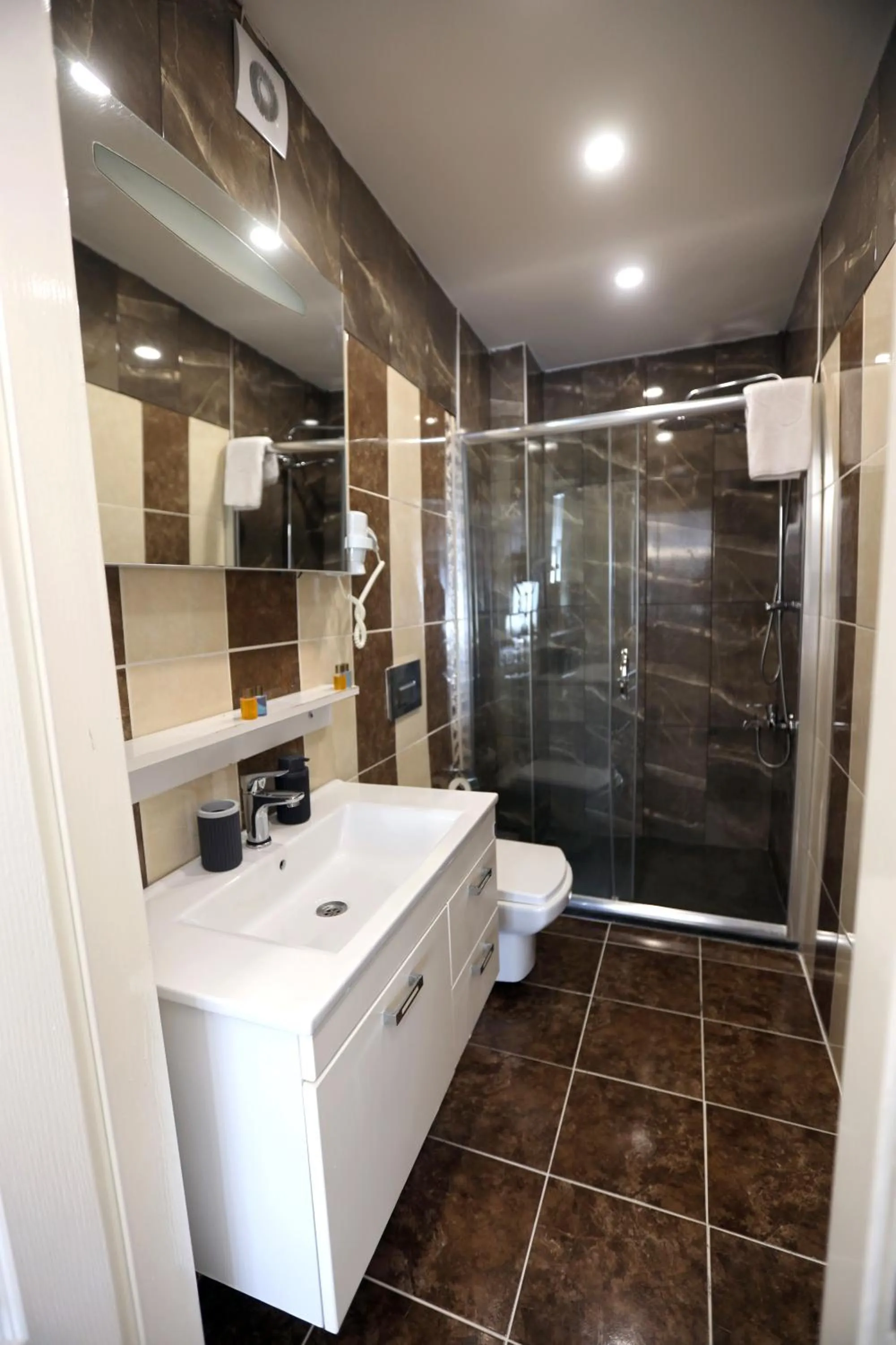 Bathroom in Zendy Suite Hotel