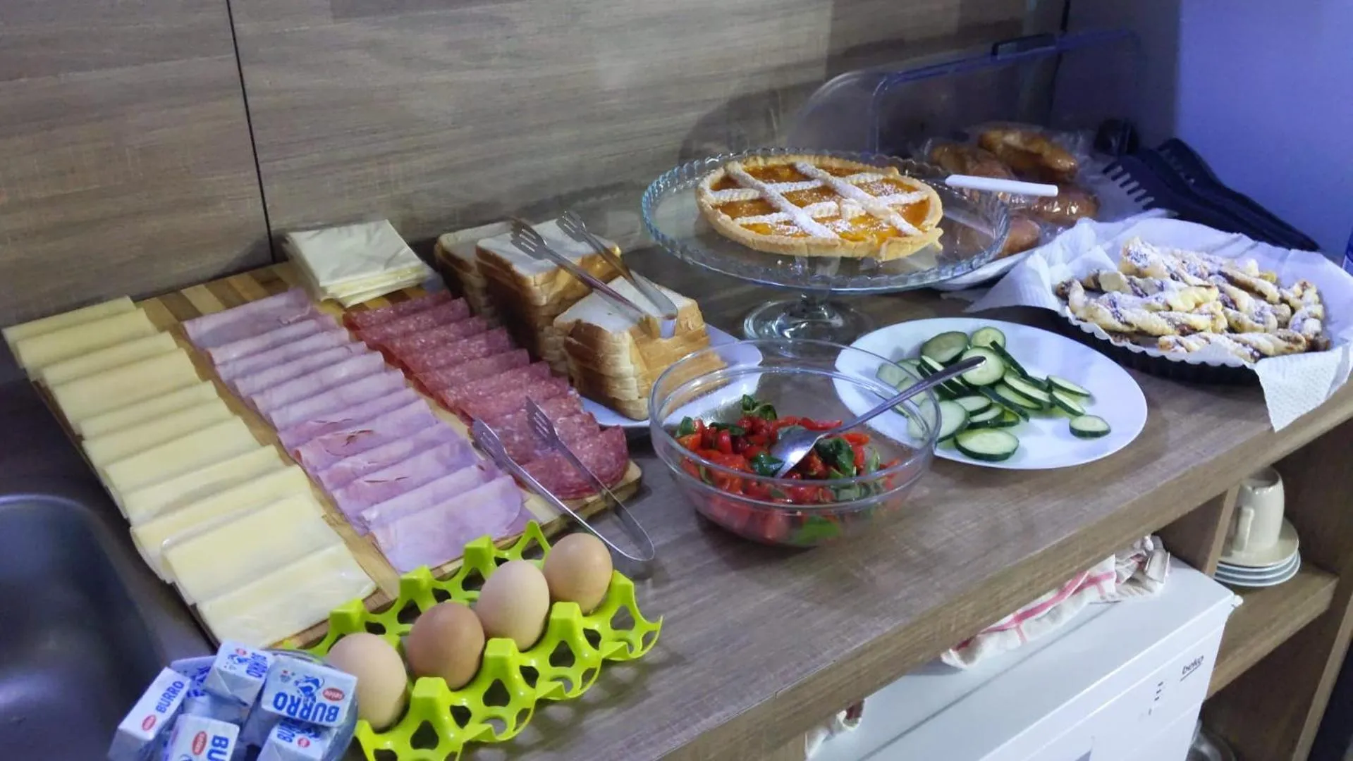 Buffet breakfast in Toledo Relax