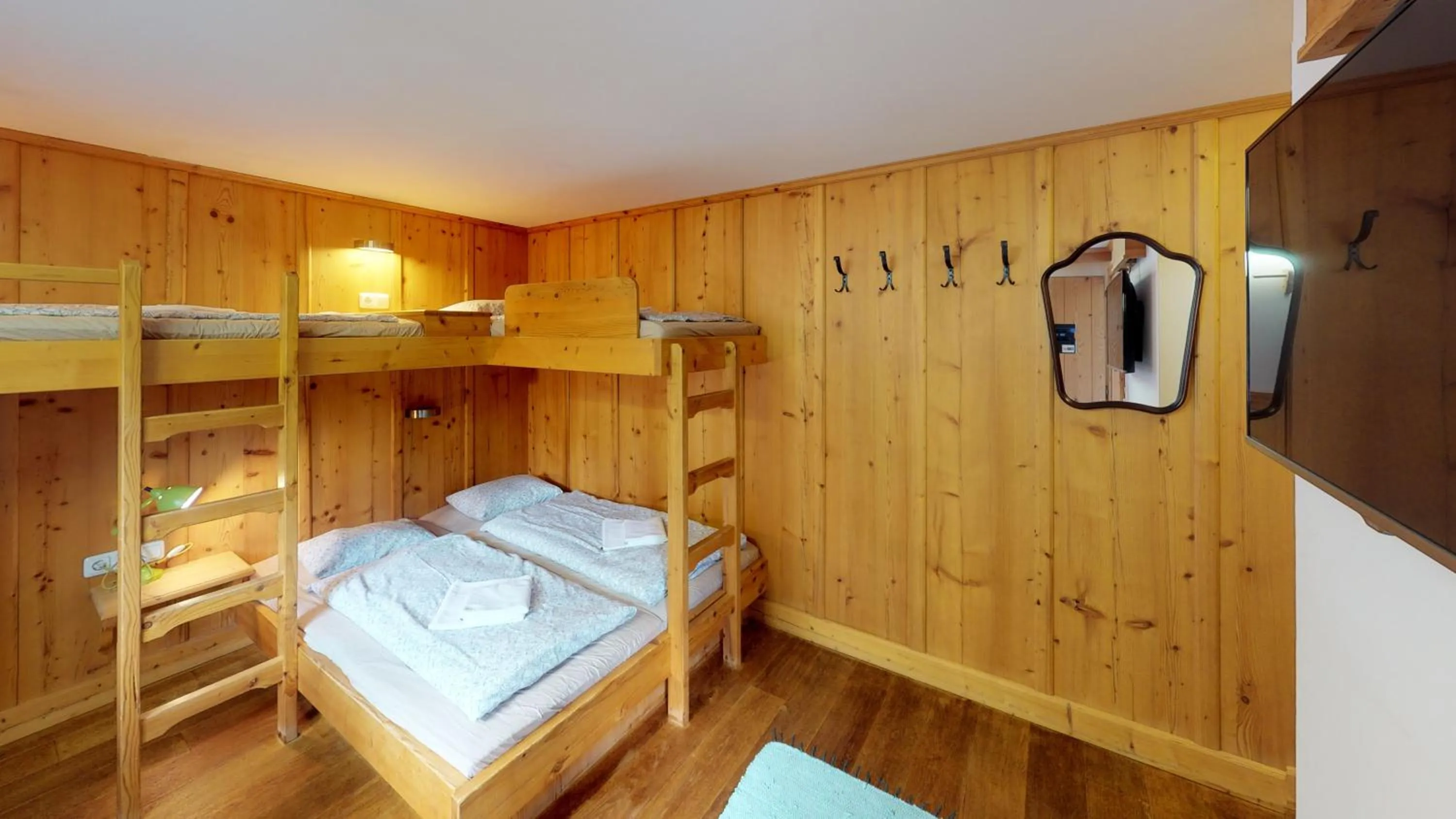 Bed in Alpengasthof Paletti