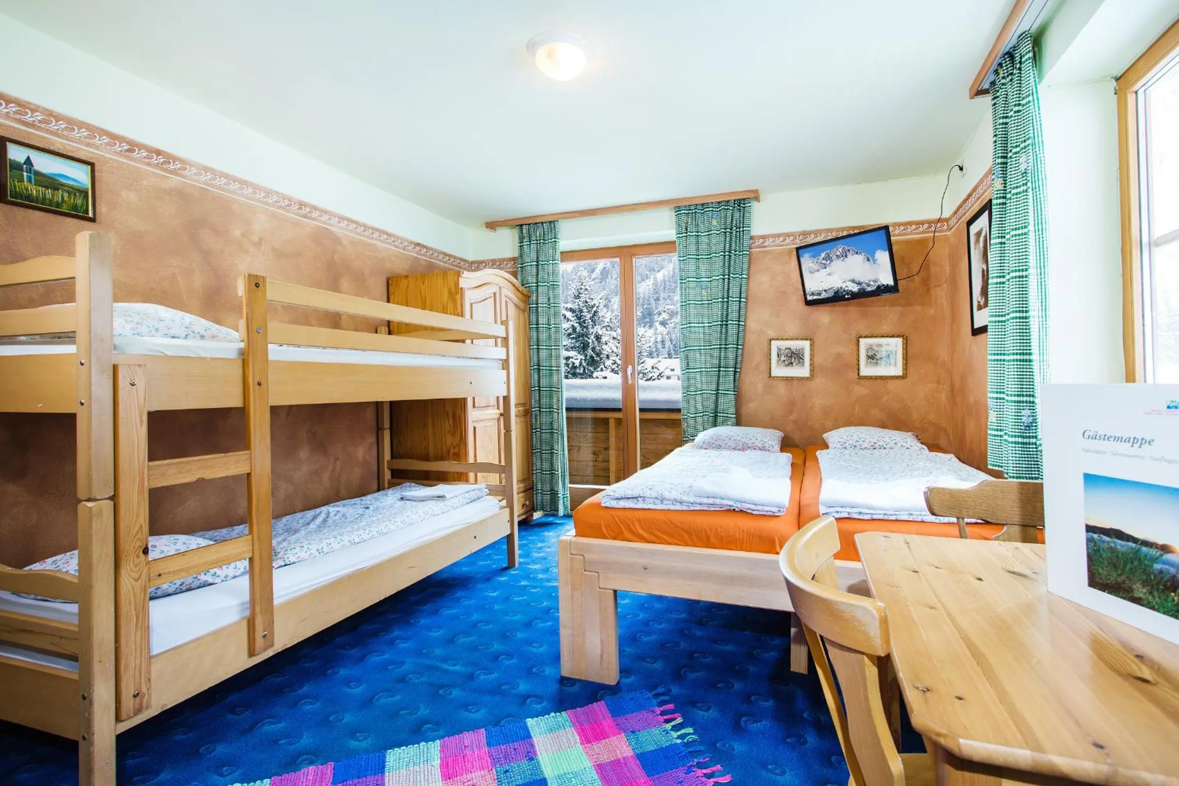 Photo of the whole room, Bed in Alpengasthof Paletti