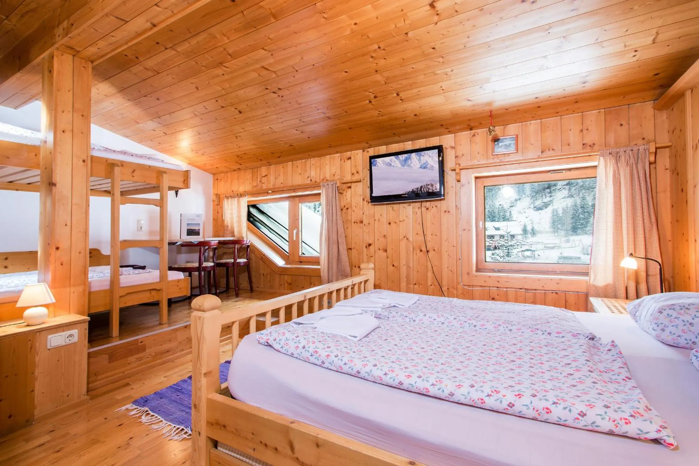 Photo of the whole room, Bed in Alpengasthof Paletti
