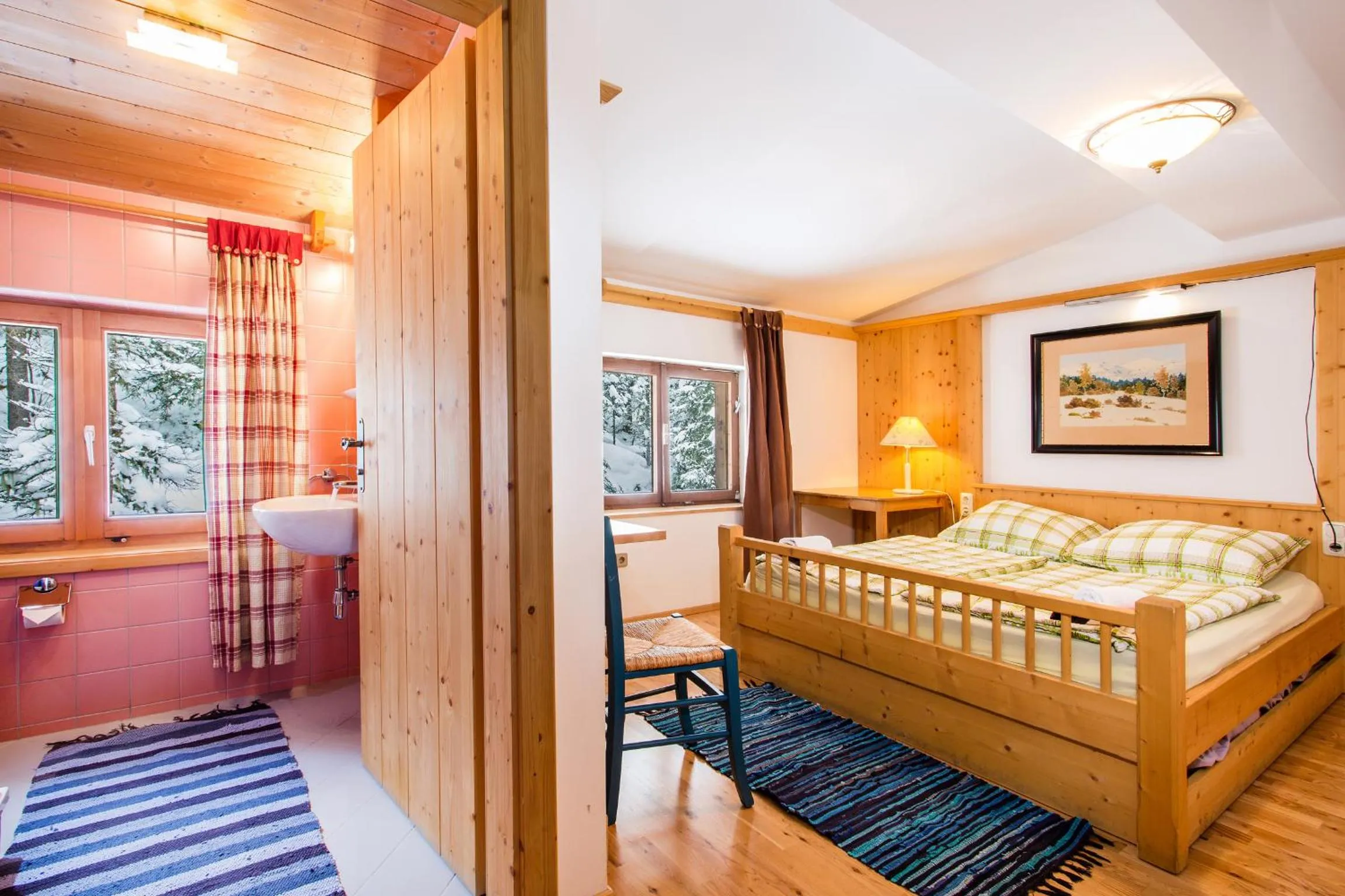 Photo of the whole room, Bed in Alpengasthof Paletti