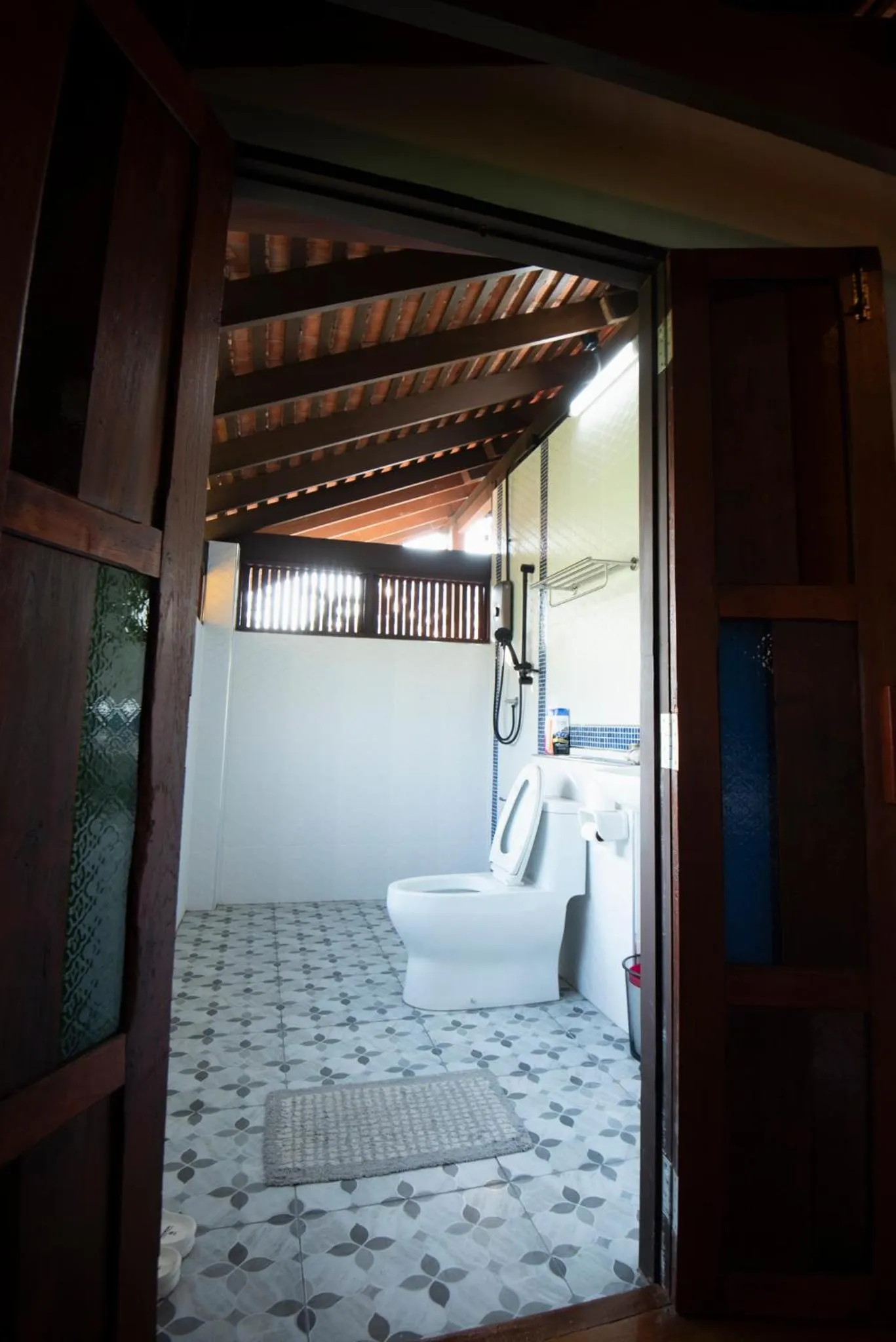 Bathroom in Lanna Localstay