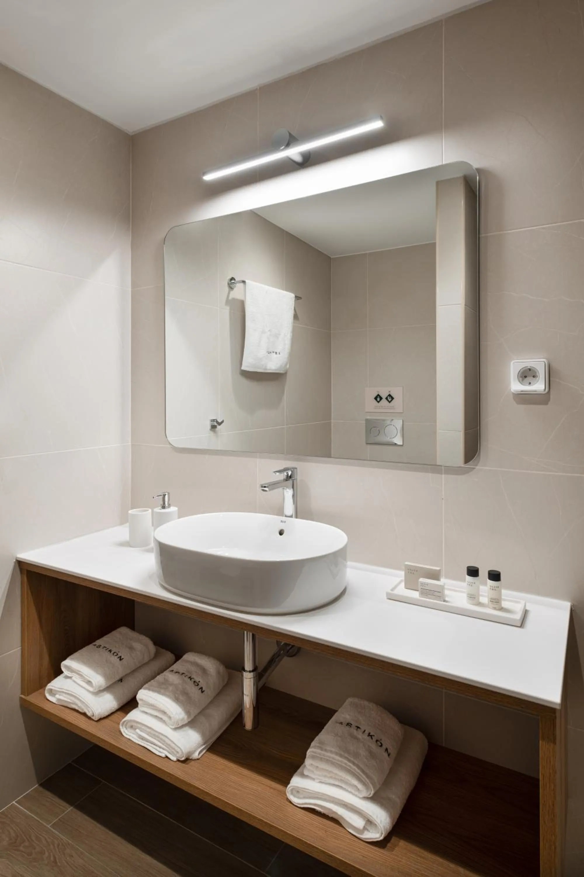 Bathroom in ASTIKON Xenofontos Suites