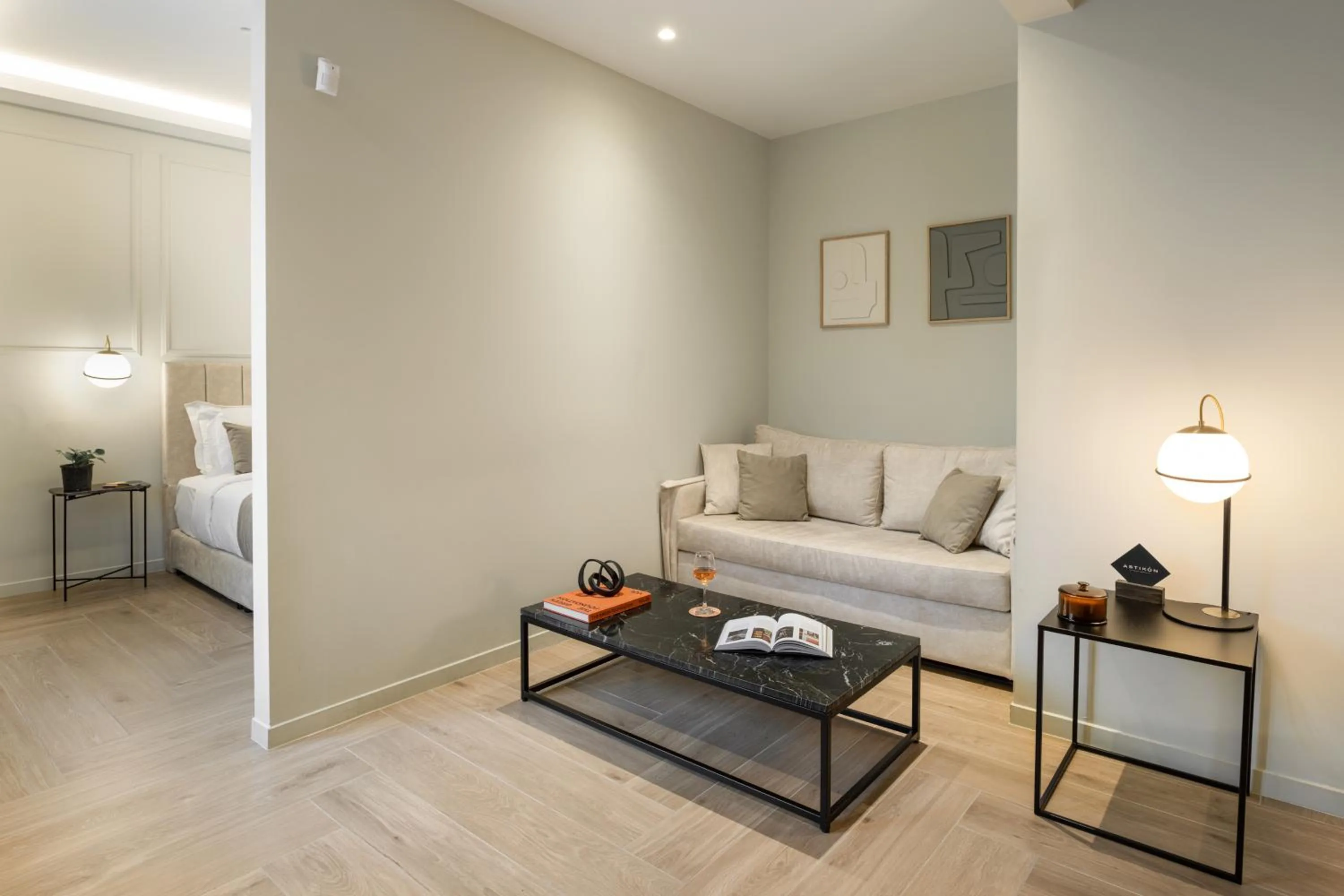 Photo of the whole room, Bed in ASTIKON Xenofontos Suites