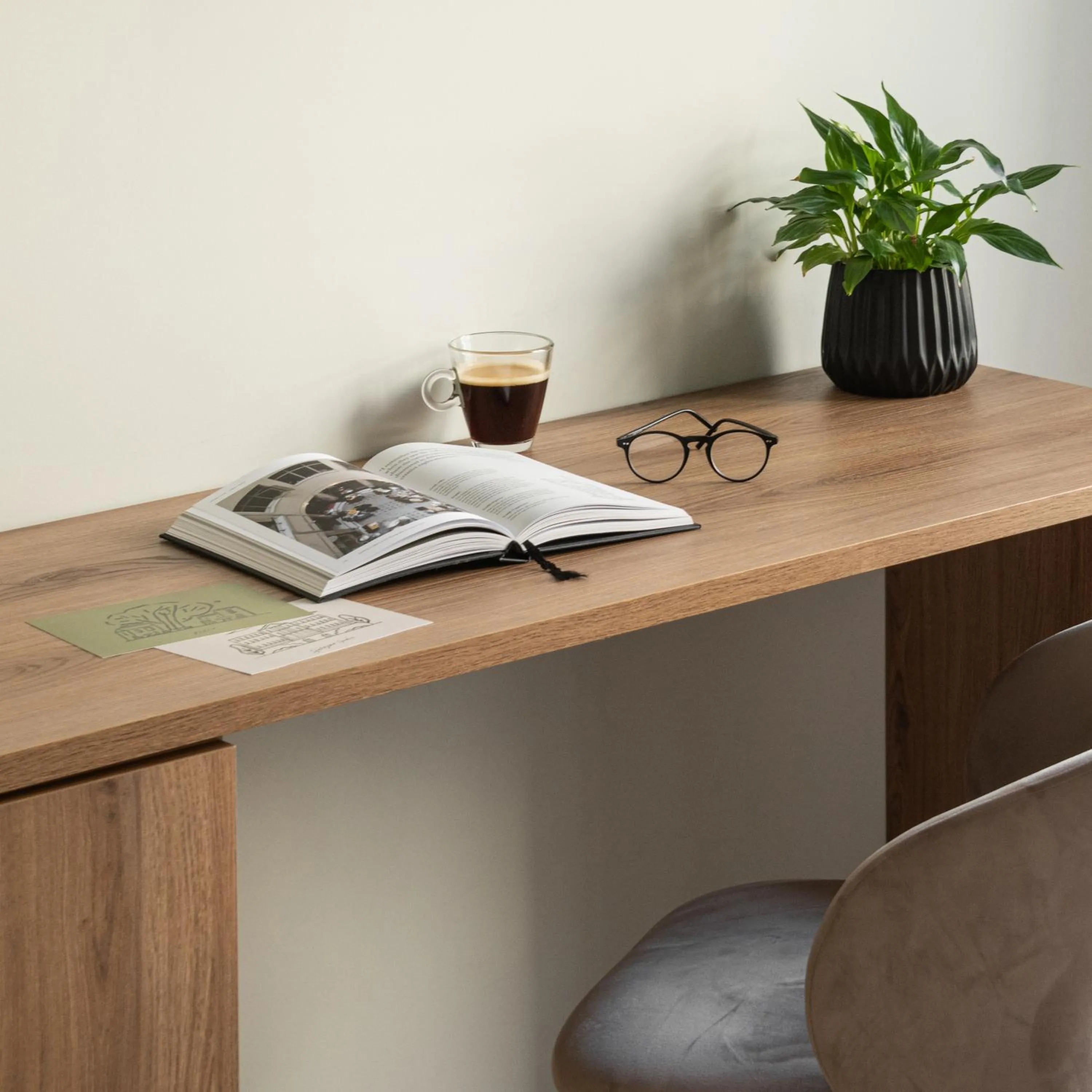 Decorative detail in ASTIKON Xenofontos Suites