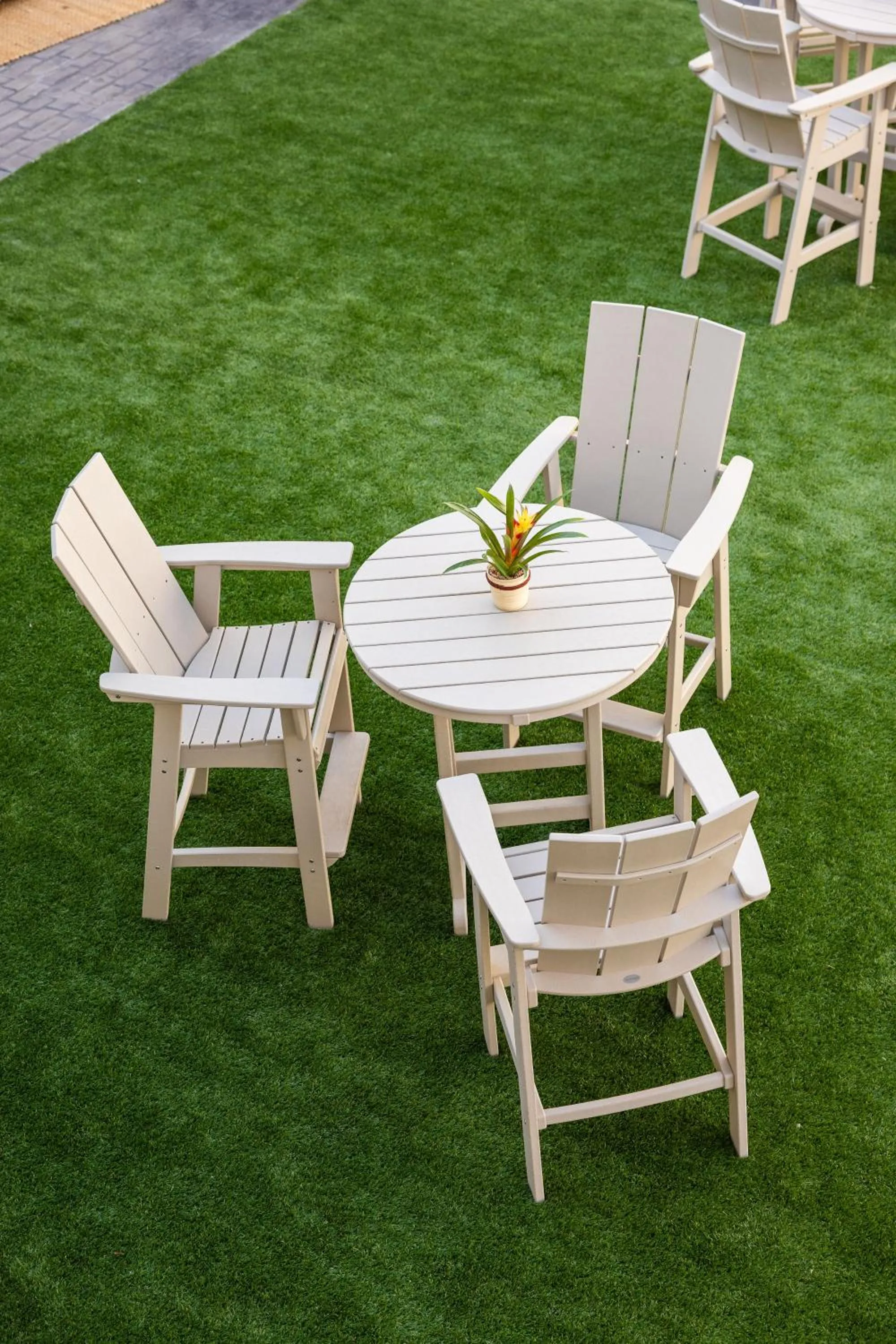 Inner courtyard view in stayAPT Suites Ocala