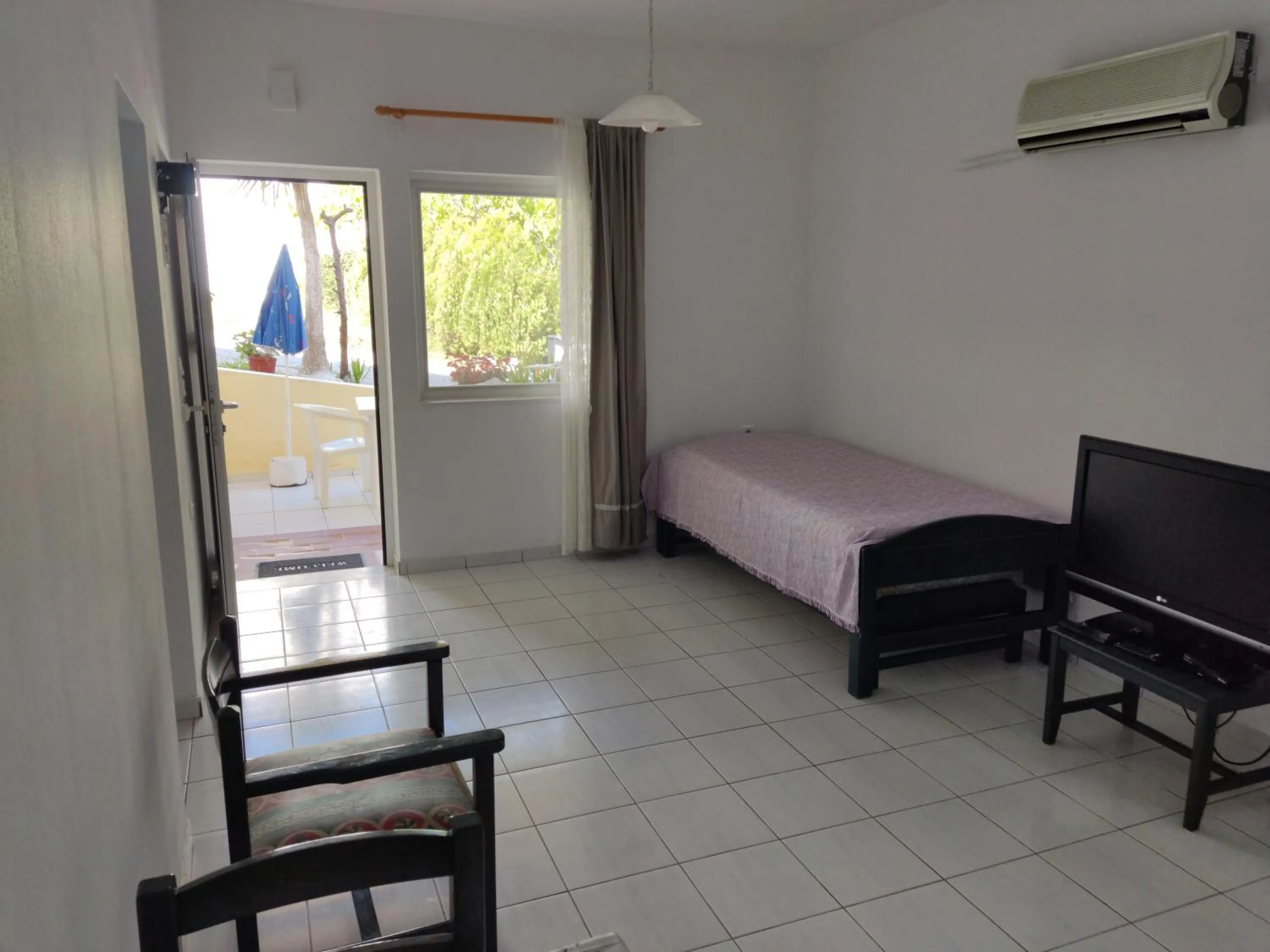 Living room, Bed in Zinovia